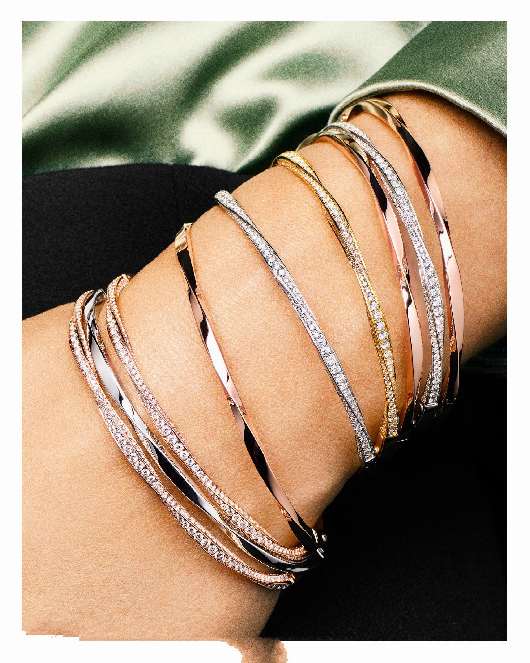 SPIRAL PAVED DIAMOND BANGLE BRACELET