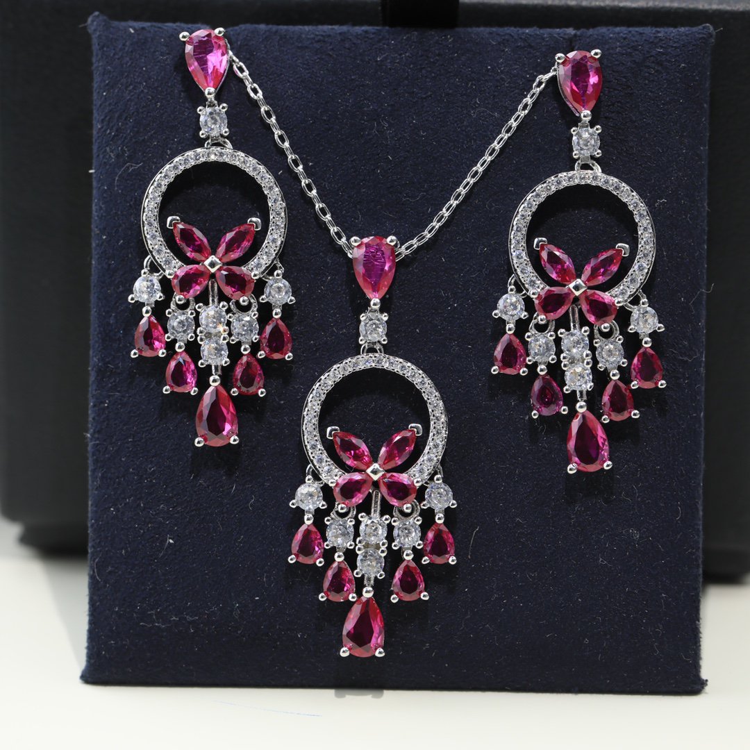 BUTTERFLY CHANDELIER CLASSIC PINK SILVER DIAMOND NECKLACE