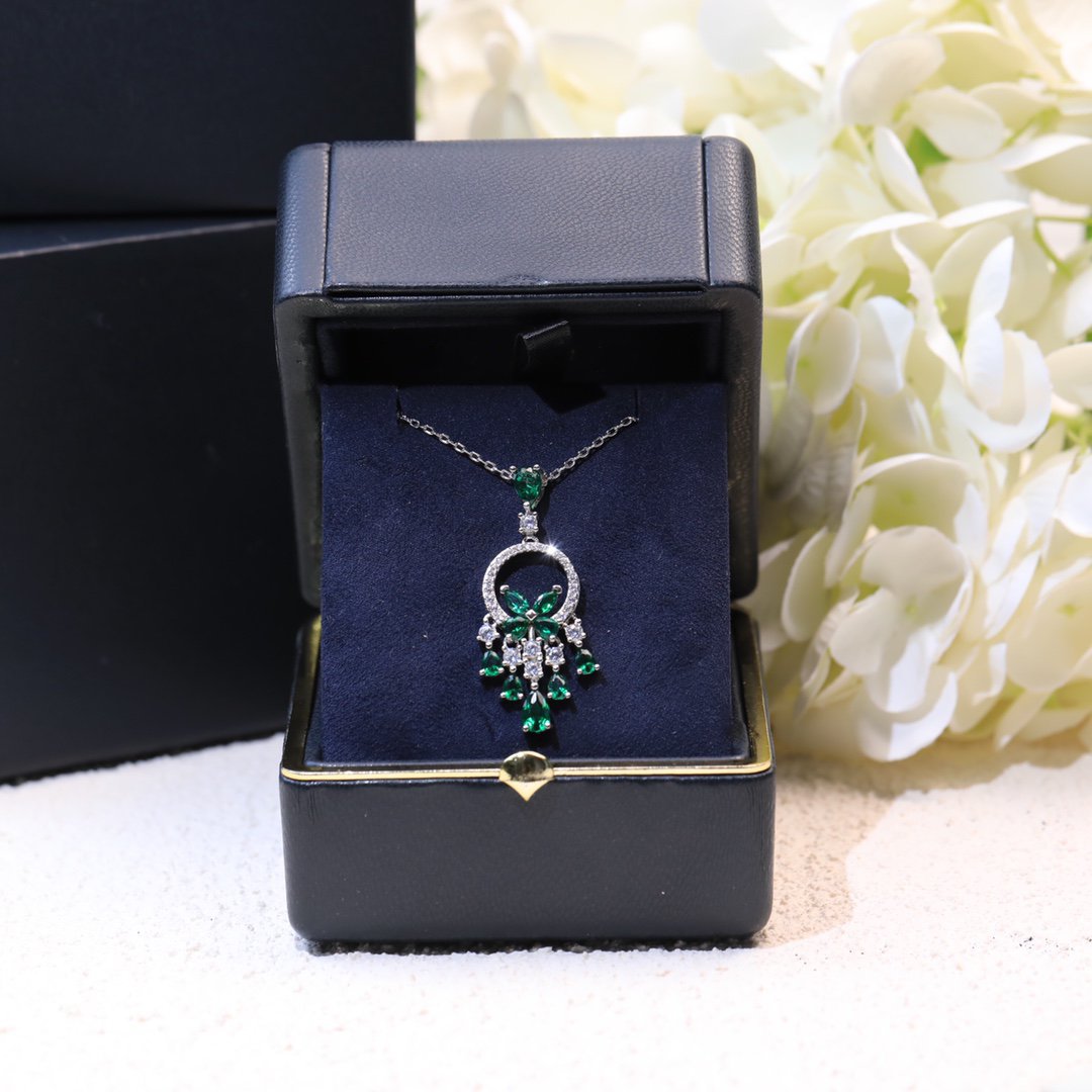 BUTTERFLY CHANDELIER CLASSIC GREEN SILVER DIAMOND NECKLACE