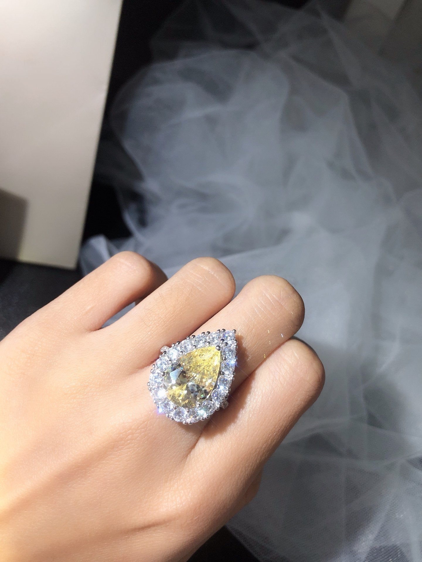 CONSTELLATION PEAR SHAPE YELLOW SILVER DIAMOND RING