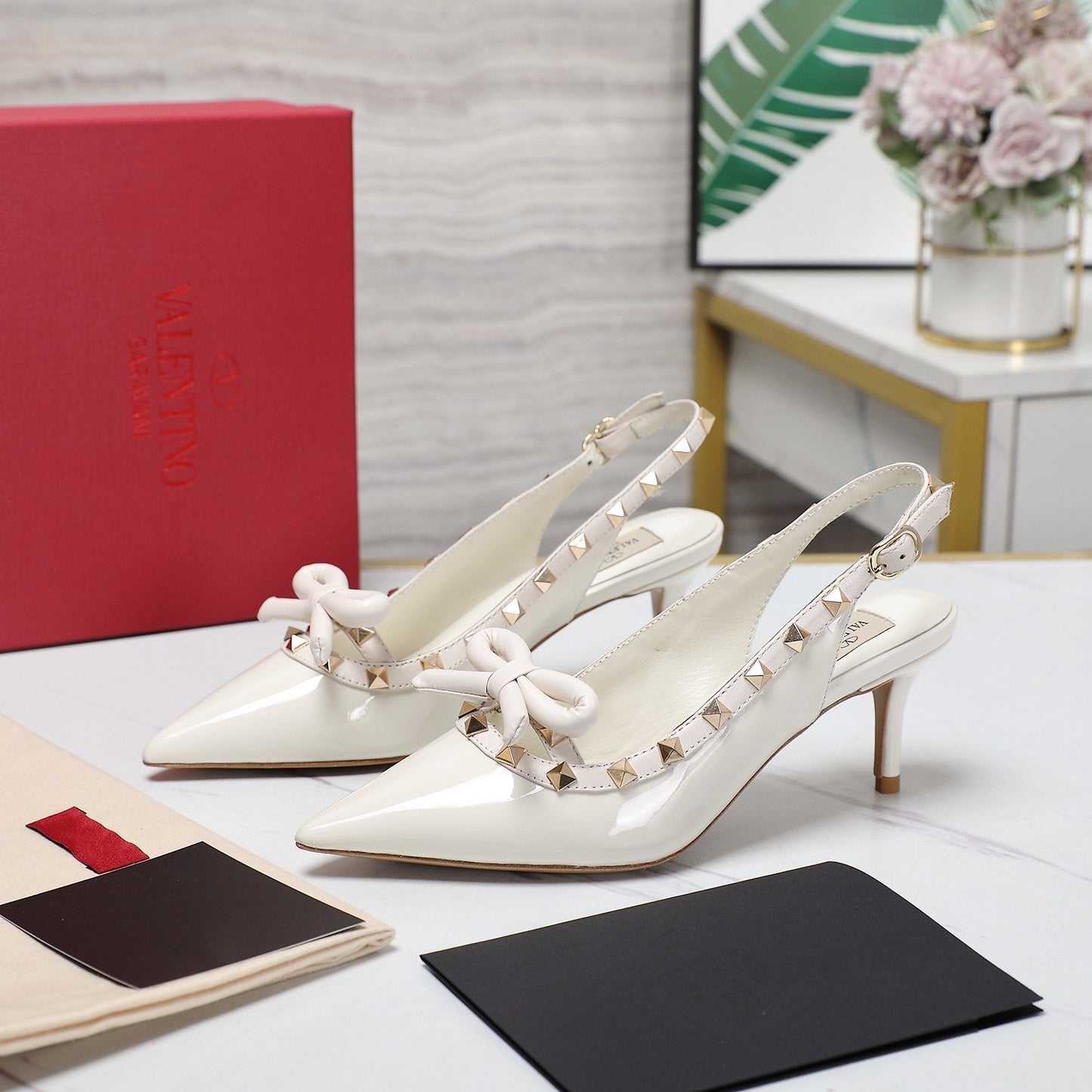 Rockstud Bow Slingback White Calfskin With Matching Studs