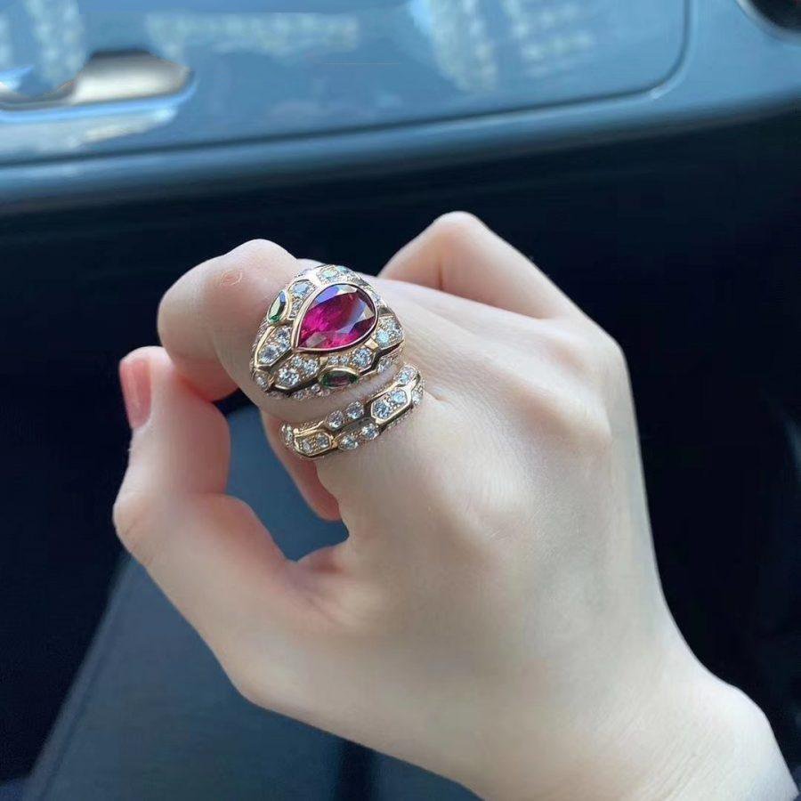 SERPENTI RING SNAKE MALACHITE PINK DIAMOND