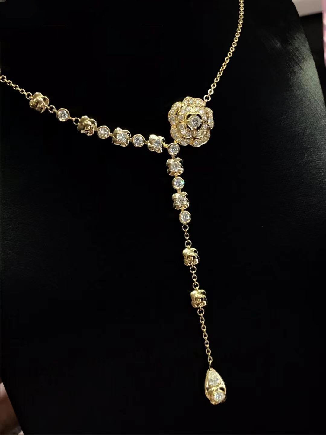 BOUTON DE CAMELIA NECKLACE GOLD DIAMOND