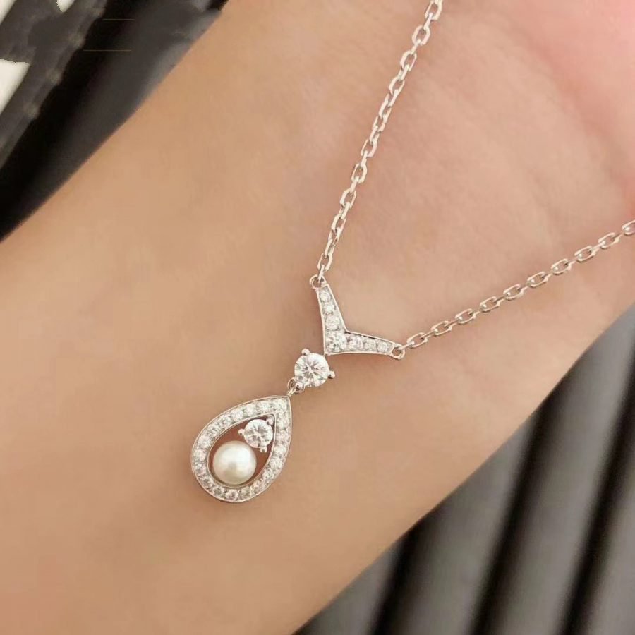 JOSEPHINE WHITE MOP SILVER DIAMOND NECKLACE