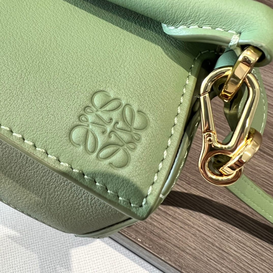 Mini Puzzle bag in soft grained 18cm White and Green Calfskin