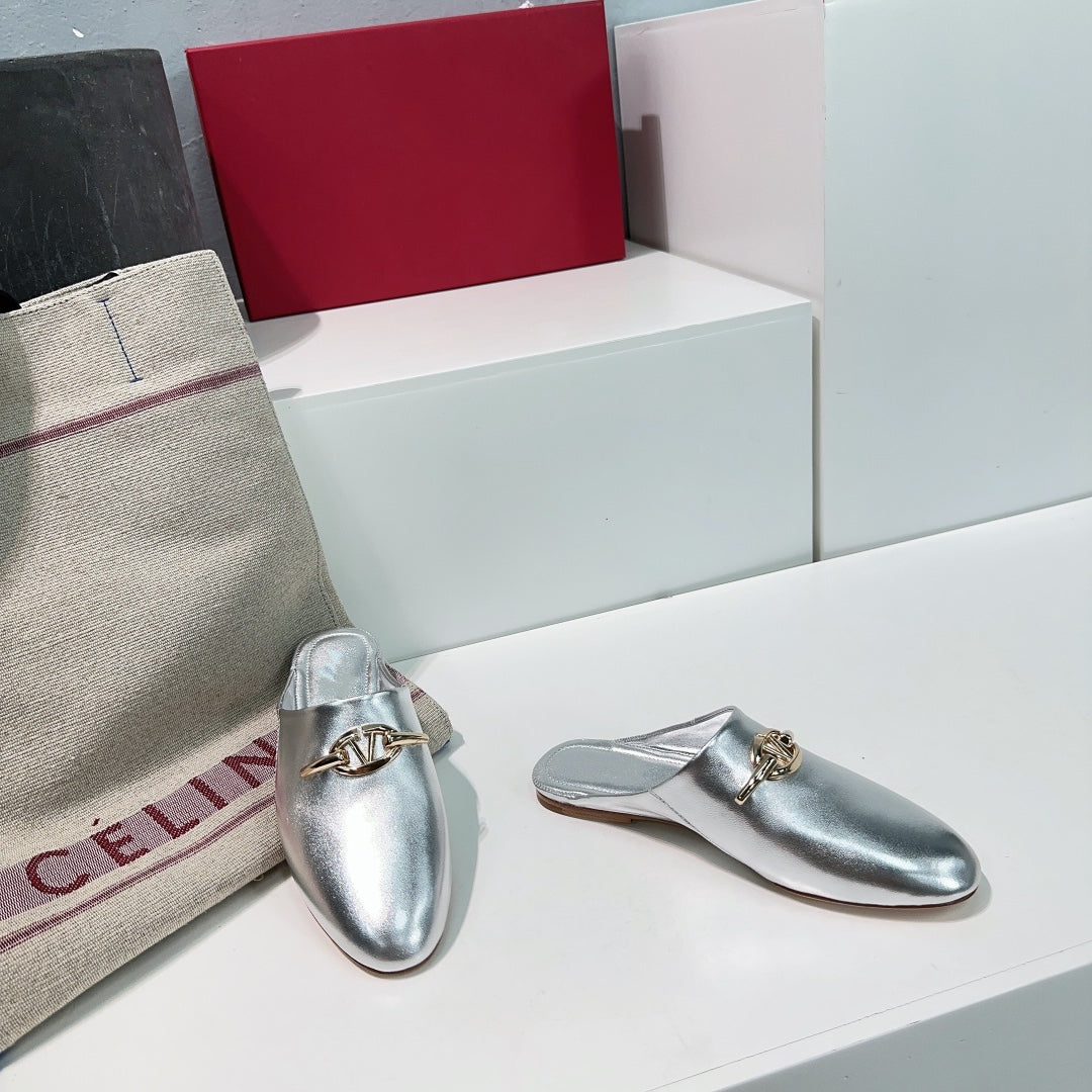 VLogo Signature Silver Leather mules