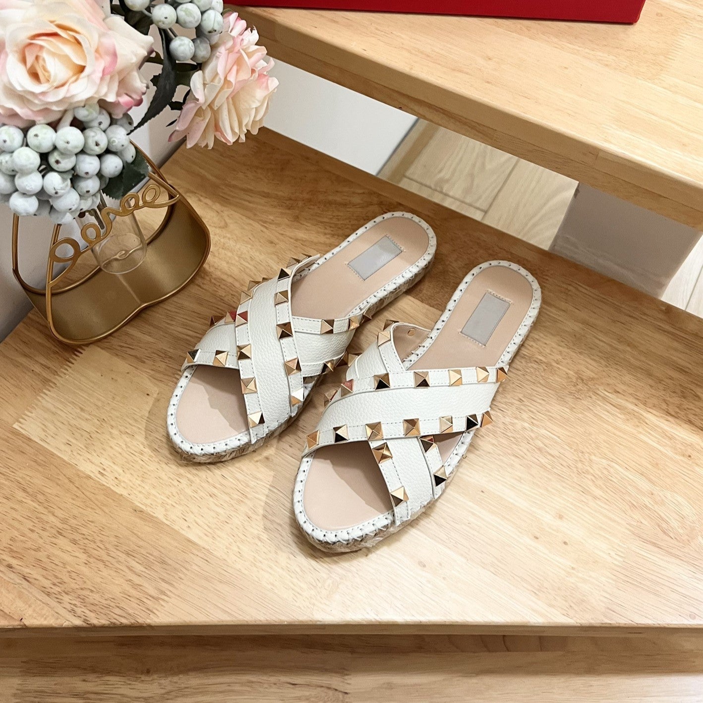 Rockstud Crisscross Espadrilles 20mm Sandal Wedges White