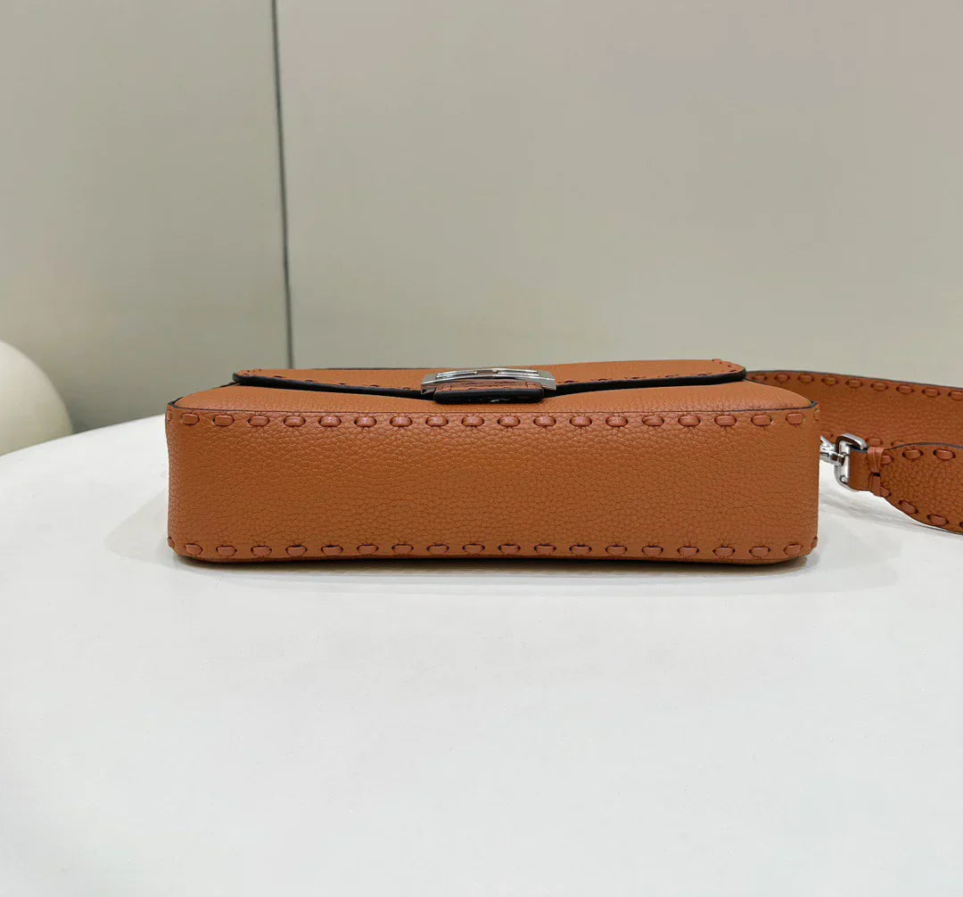 BAGUETTE 27CM BROWN CALFSKIN SILVER HARDWARE