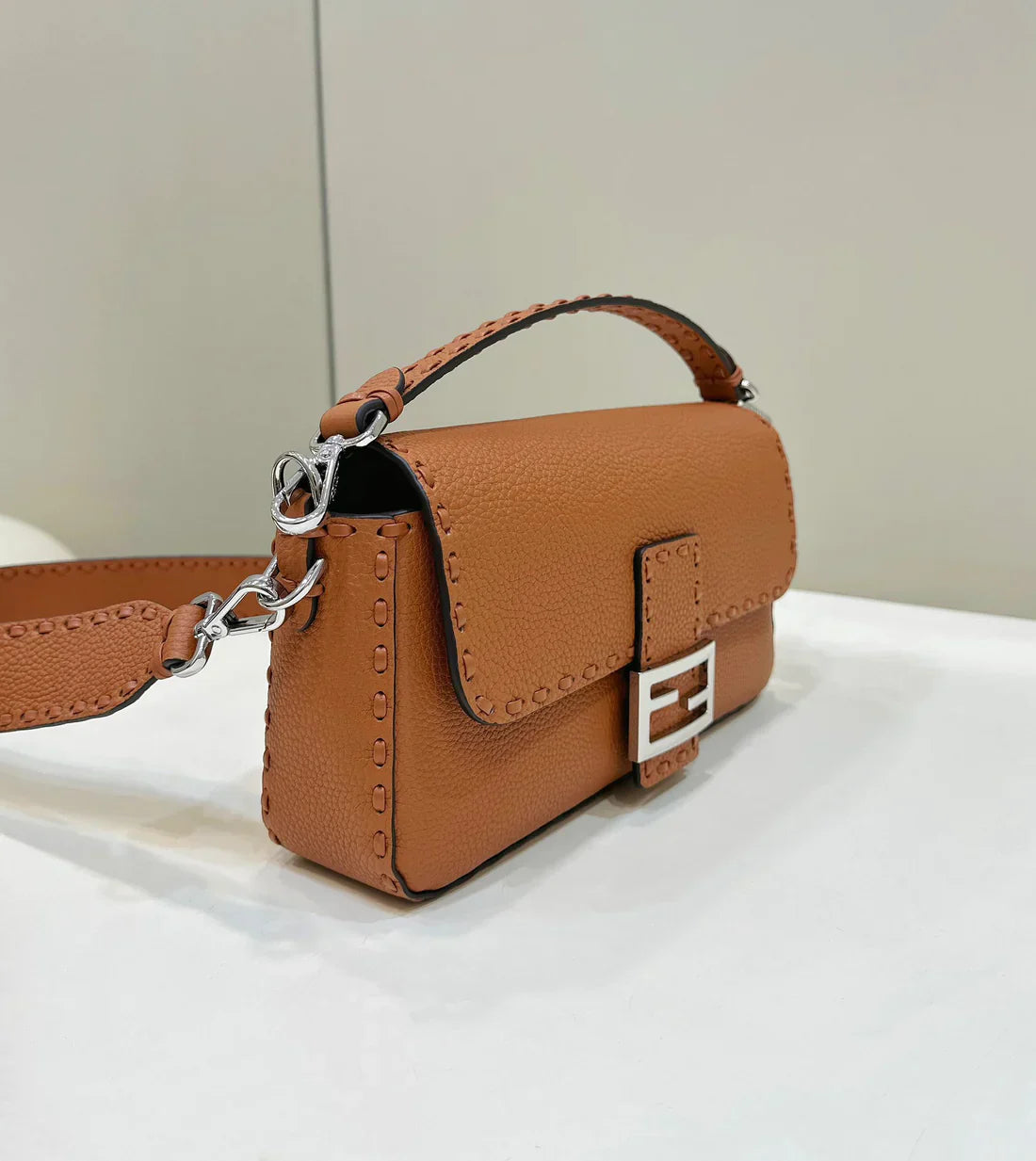 BAGUETTE 27CM BROWN CALFSKIN SILVER HARDWARE