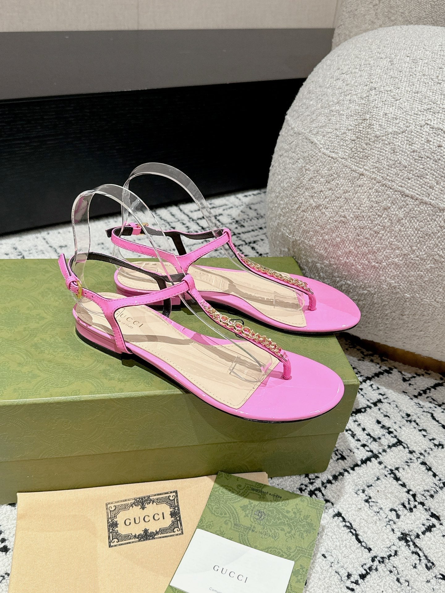 THONG SANDAL IN FUSCIA PINK CALFSKIN