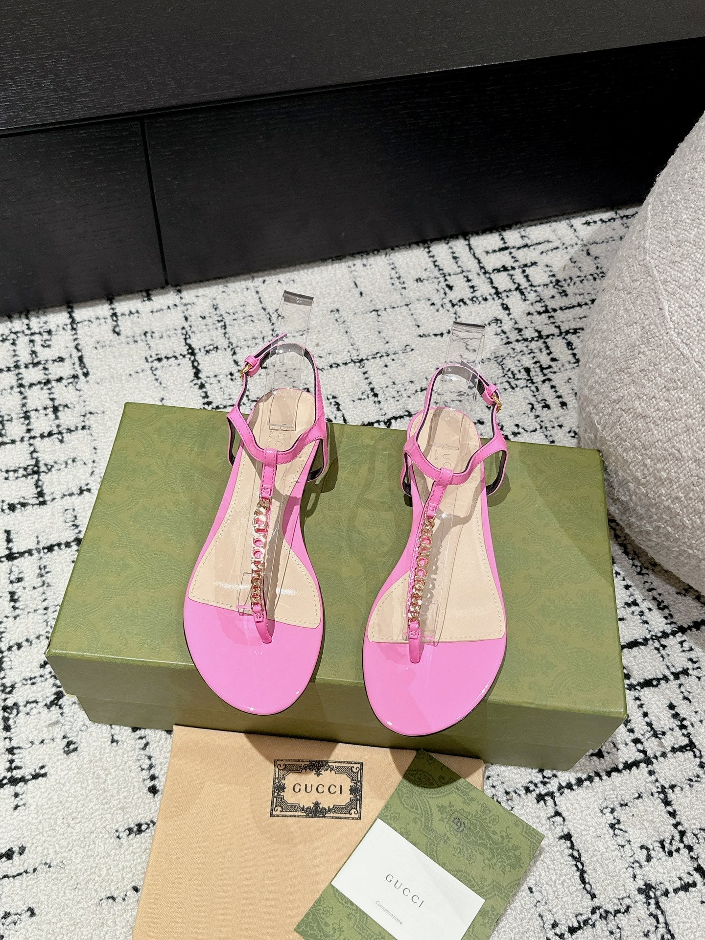 THONG SANDAL IN FUSCIA PINK CALFSKIN