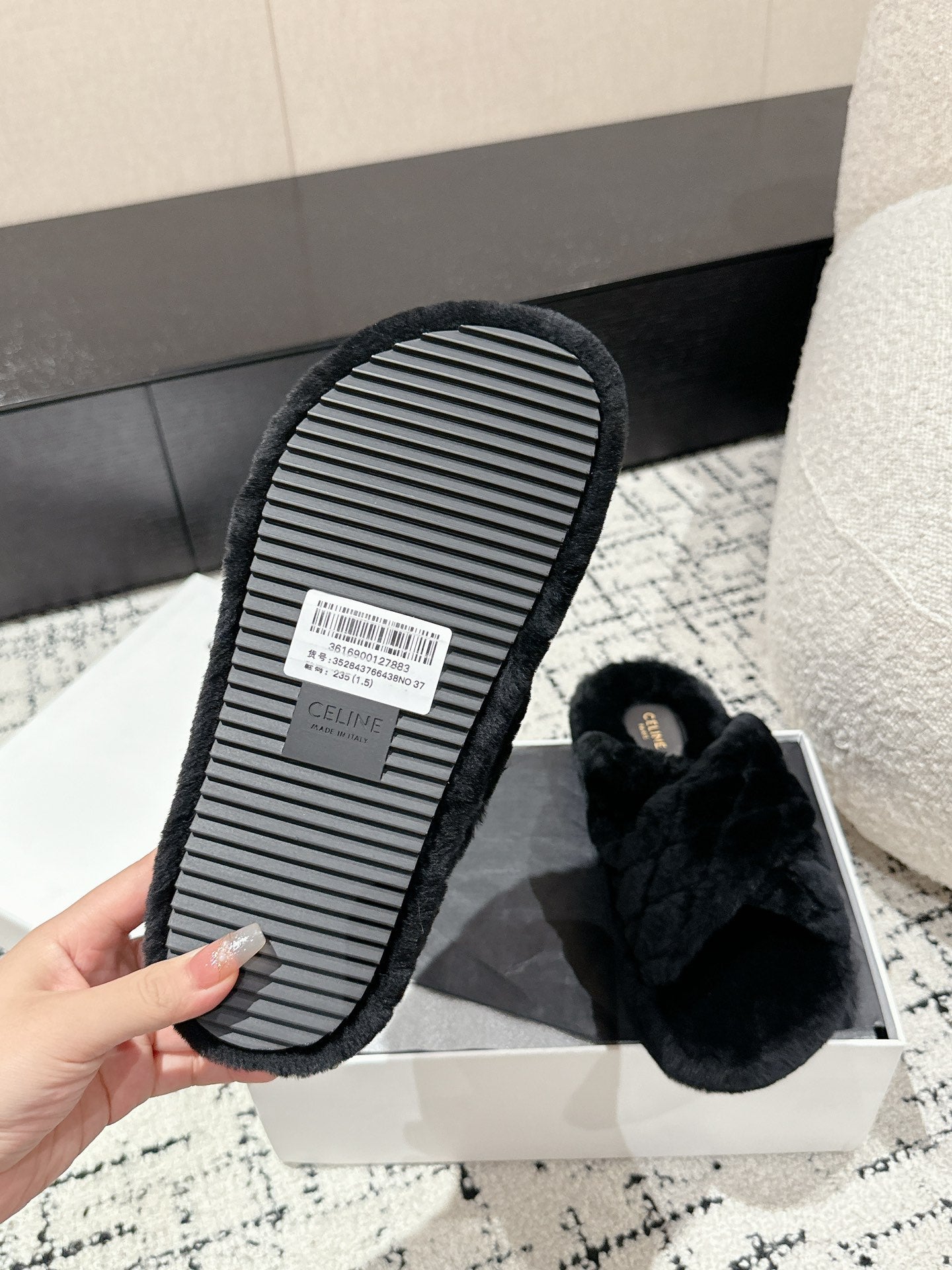 CROSS STRAP SLIPPER IN BLACK SHEARLING