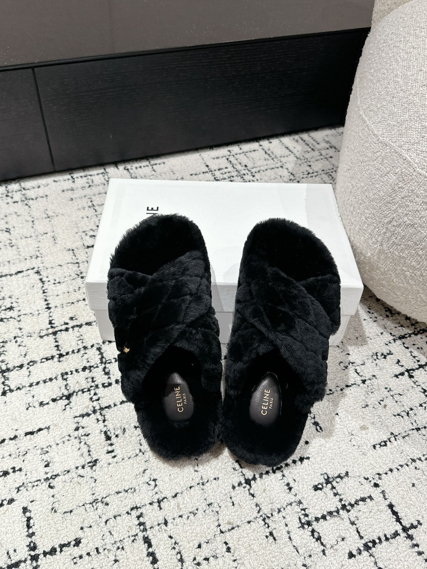 CROSS STRAP SLIPPER IN BLACK SHEARLING