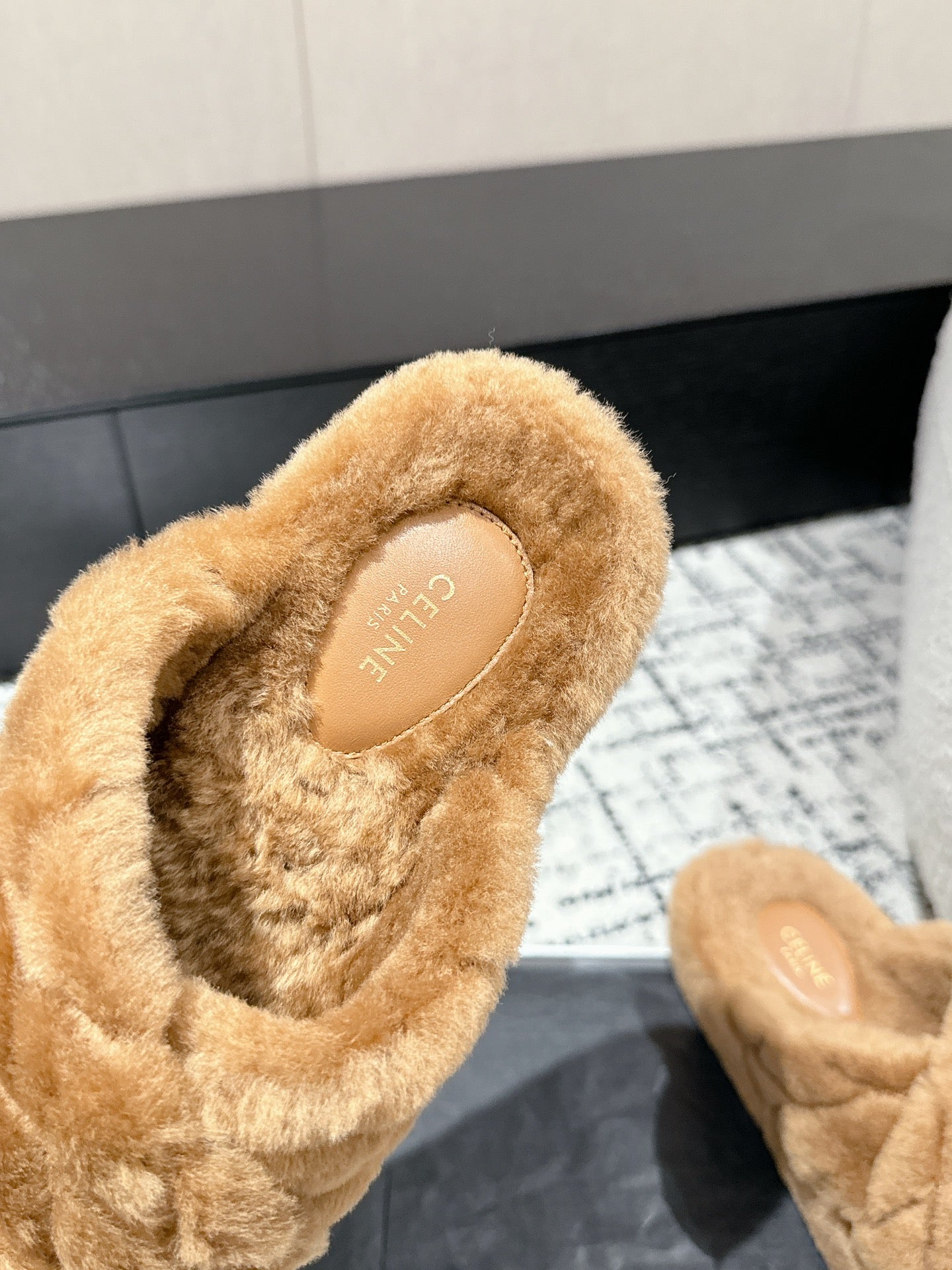 CROSS STRAP SLIPPER IN CAMEL BROWN SHEARLING