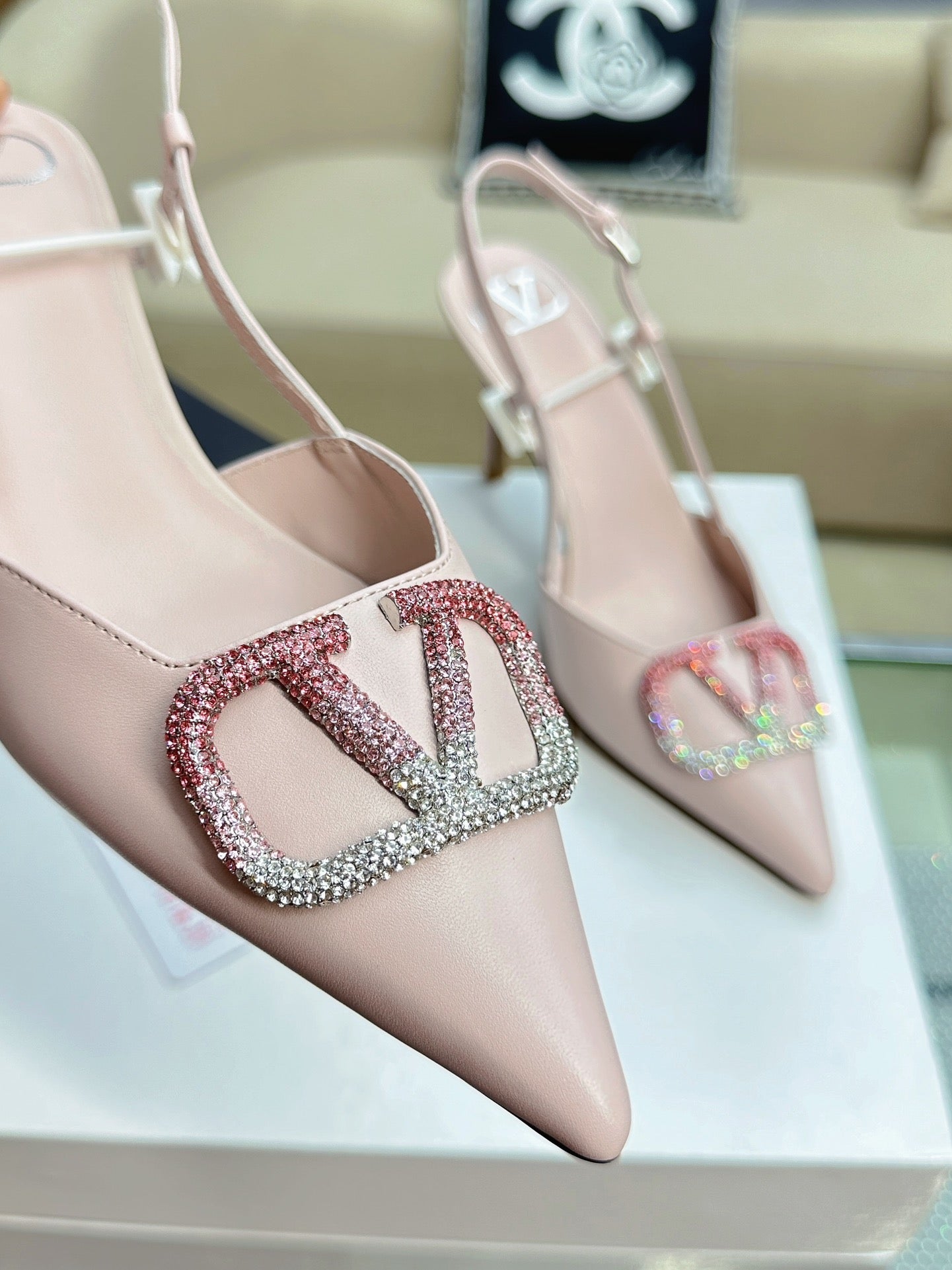 VLOGO SLINGBACK PUMP IN PASTEL PINK CALFSKIN LEATHER