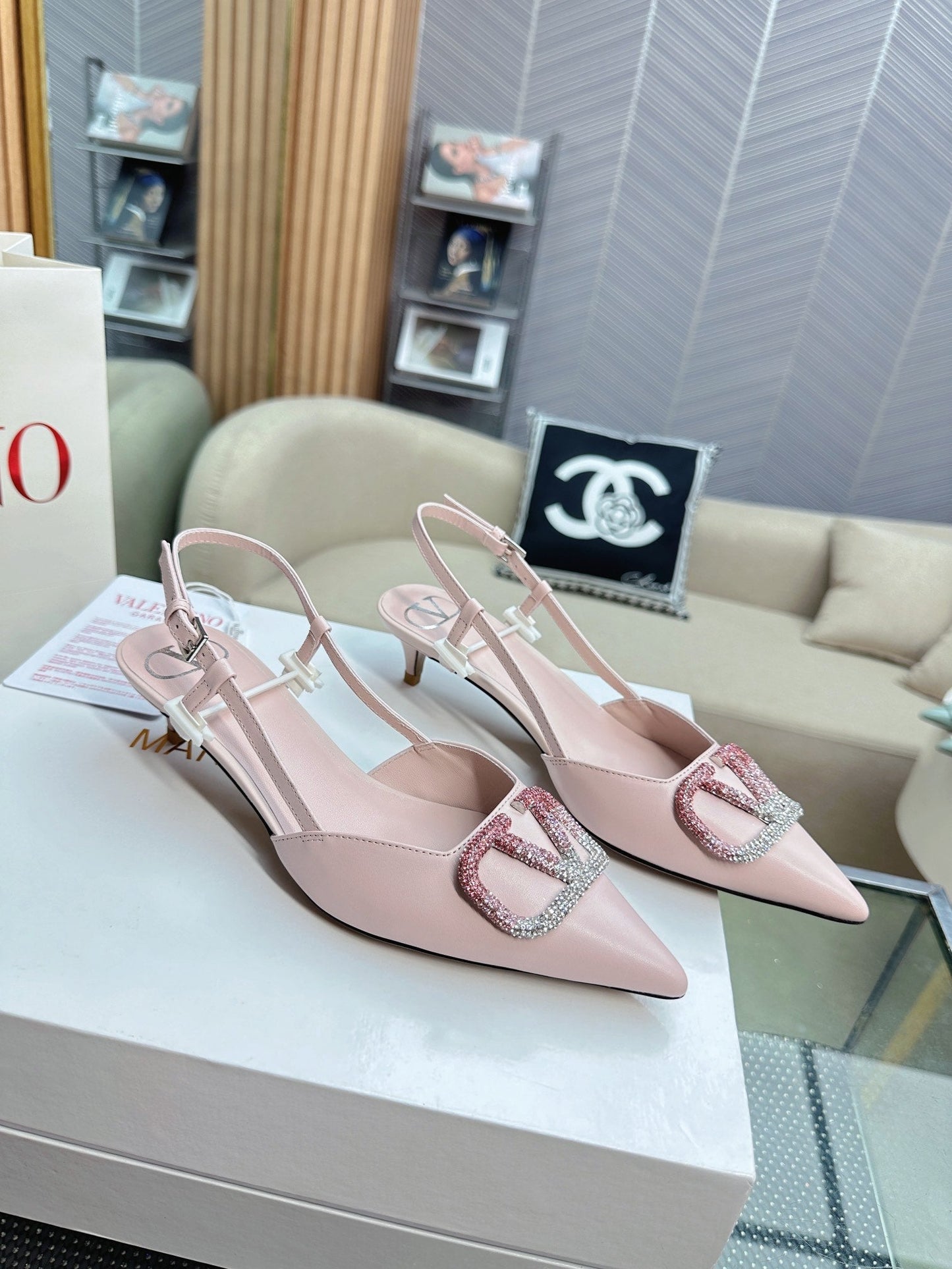 VLOGO SLINGBACK PUMP IN PASTEL PINK CALFSKIN LEATHER