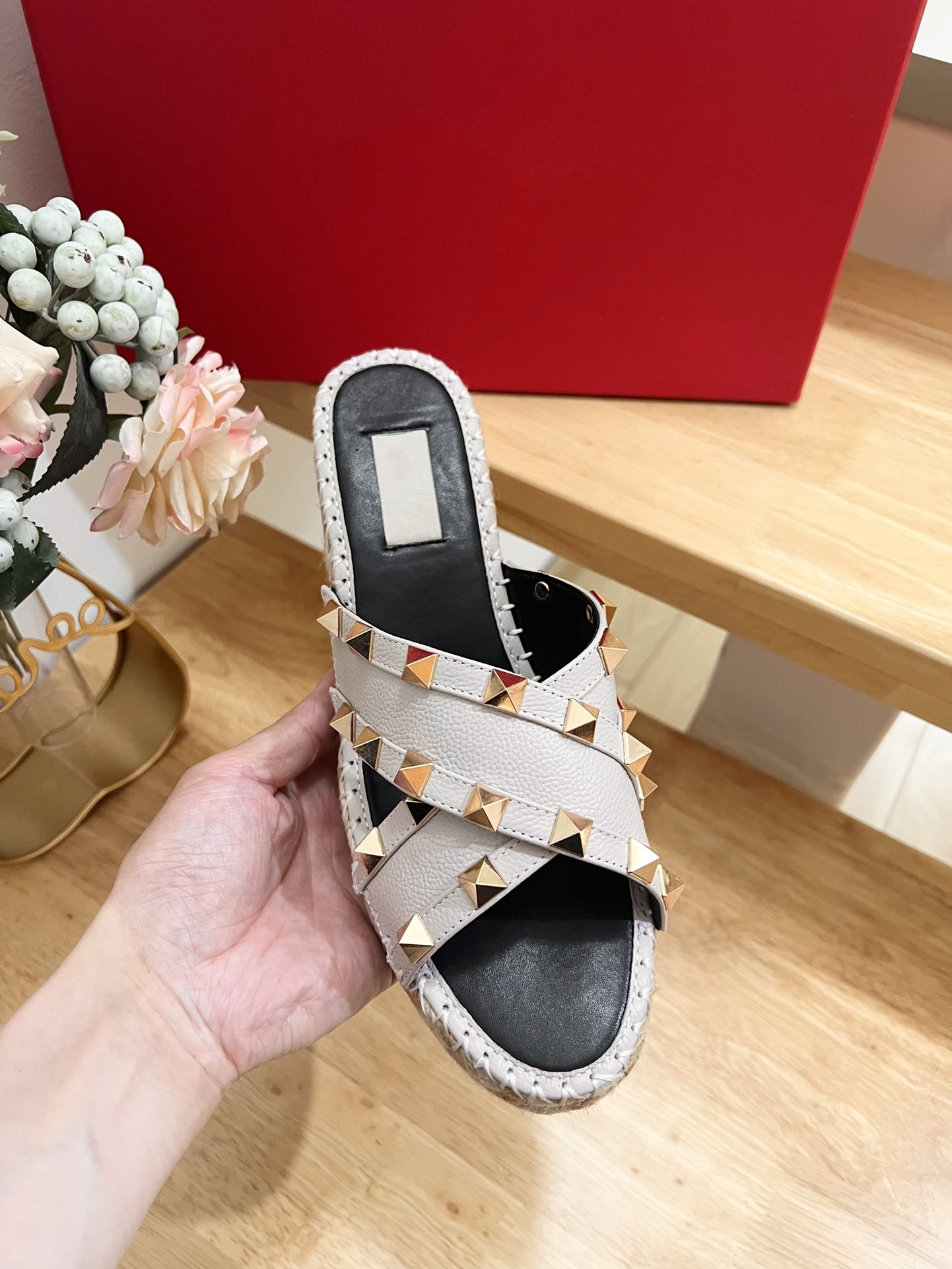 Rockstud Crisscross Espadrilles 80mm Sandal Wedges Ivory