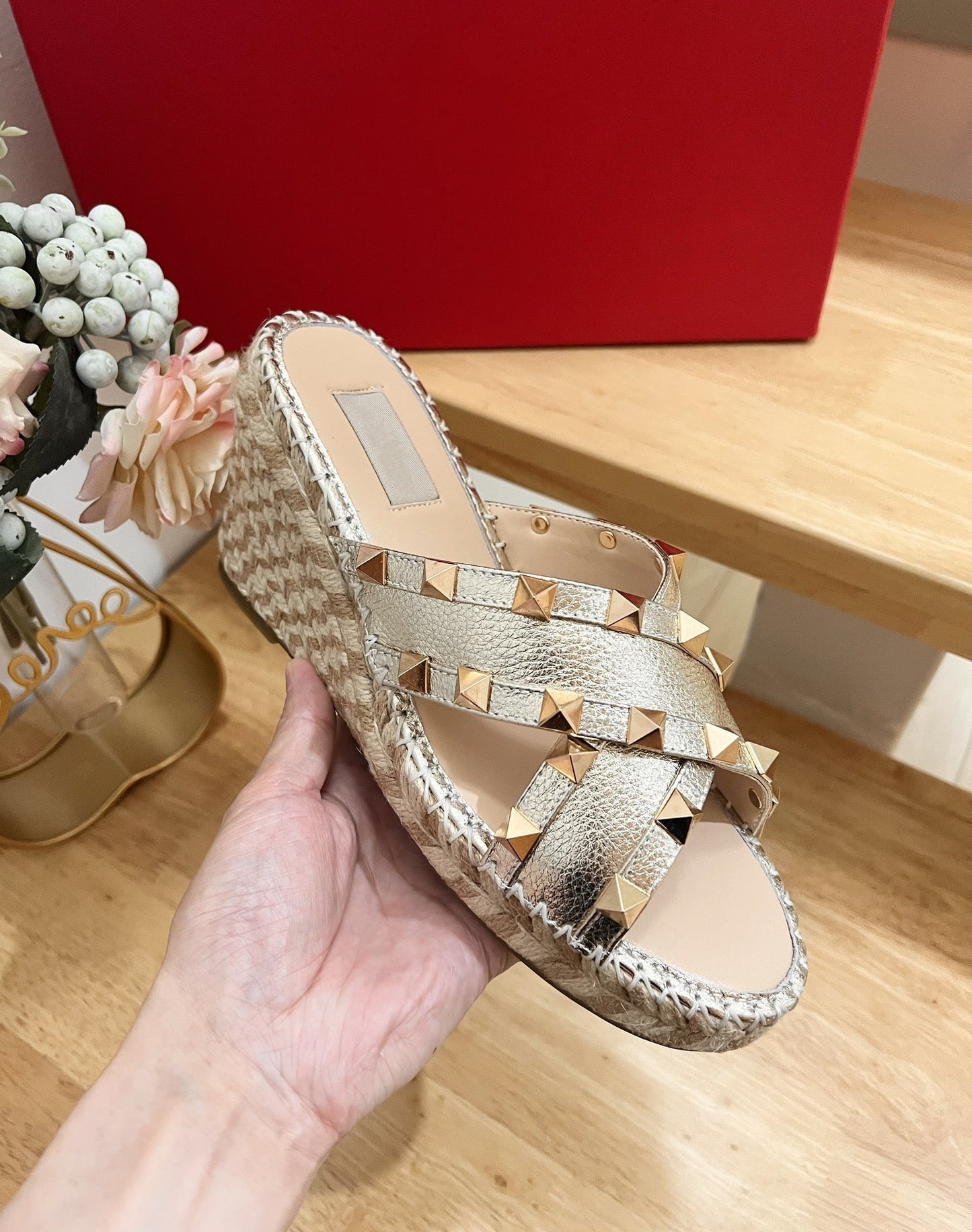 Rockstud Crisscross Espadrilles 80mm Sandal Wedges Gold