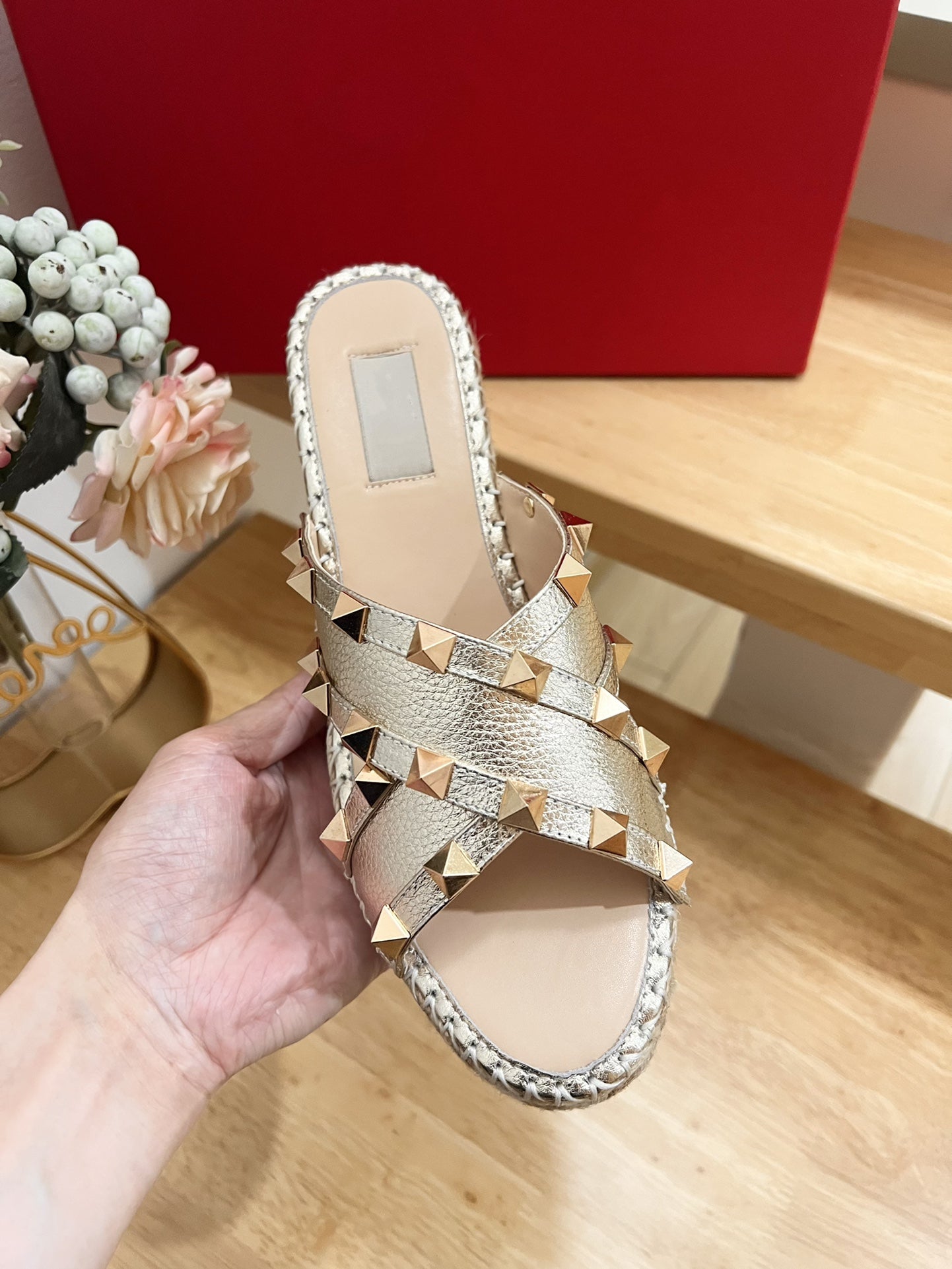 Rockstud Crisscross Espadrilles 80mm Sandal Wedges Gold