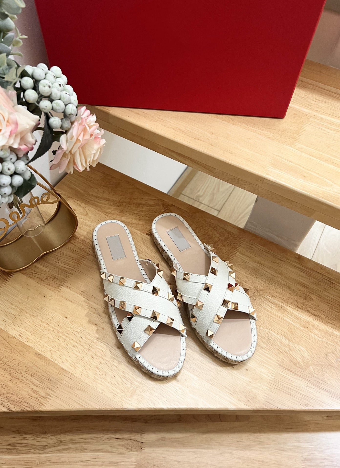 Rockstud Crisscross Espadrilles 20mm Sandal Wedges White