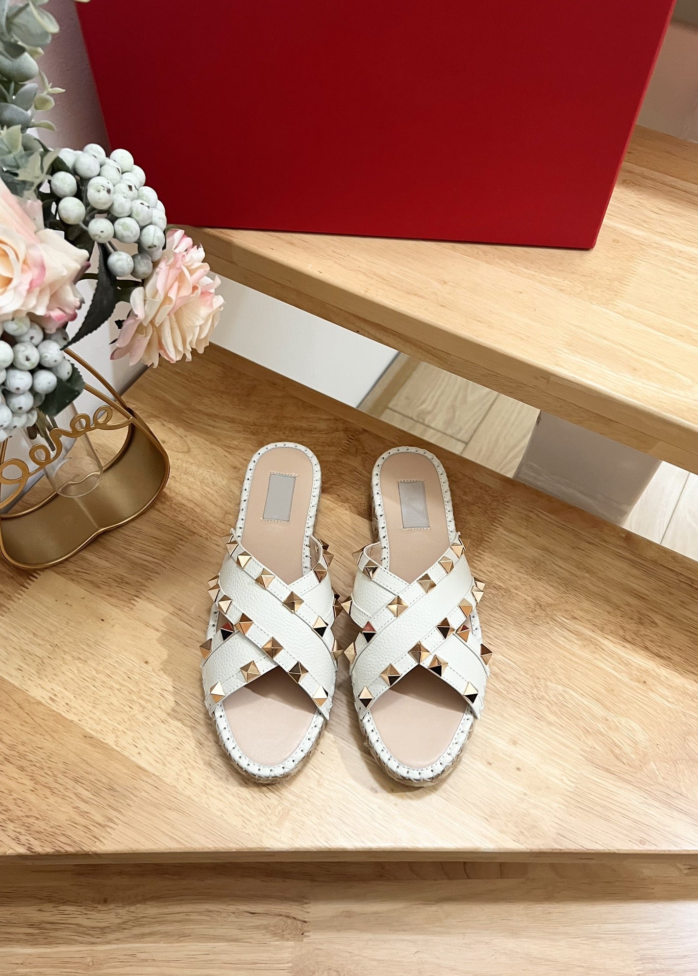 Rockstud Crisscross Espadrilles 20mm Sandal Wedges White