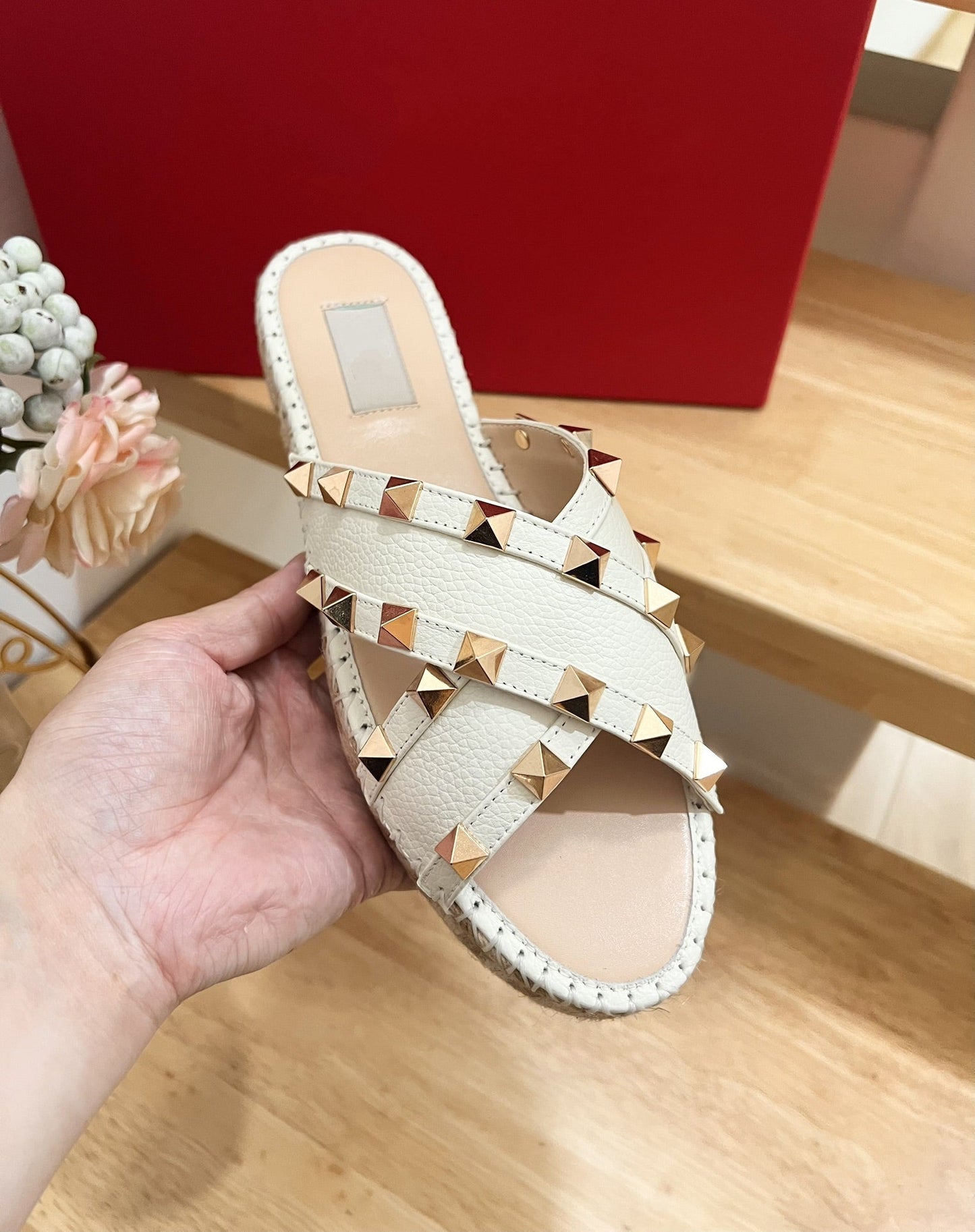 Rockstud Crisscross Espadrilles 20mm Sandal Wedges White