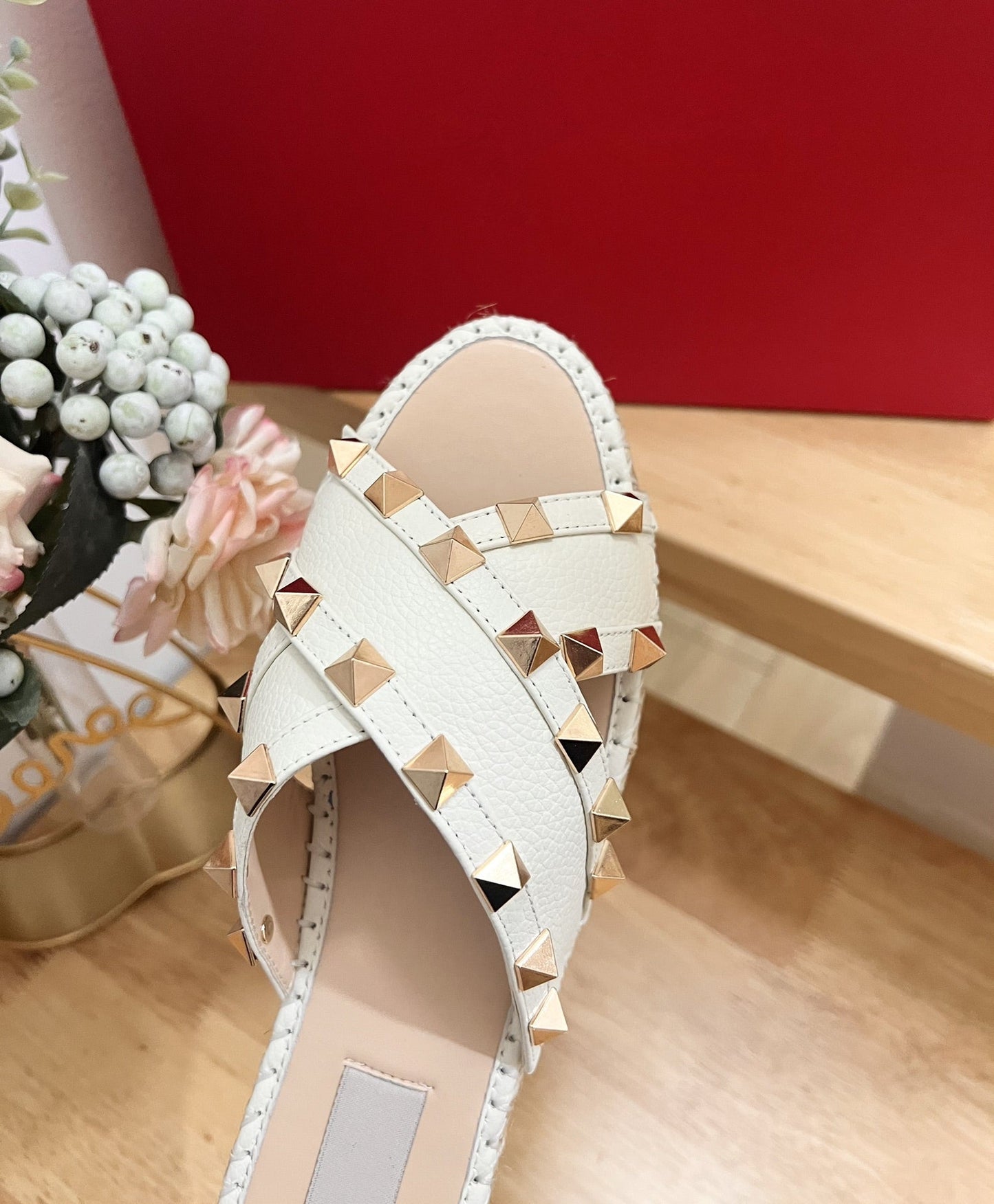 Rockstud Crisscross Espadrilles 20mm Sandal Wedges White