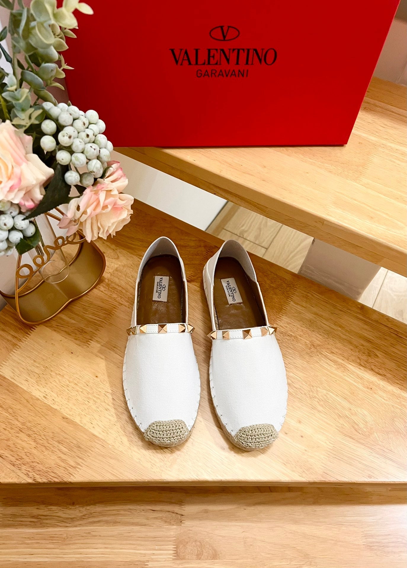 ROCKSTUD WHITE CANVAS ESPADRILLES