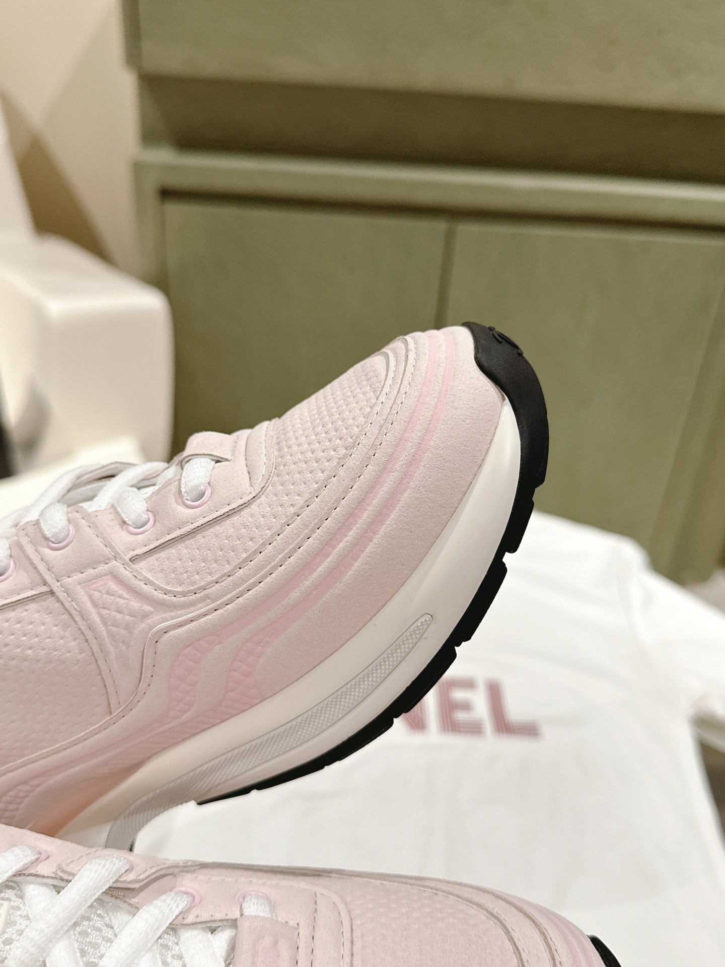 cc trainer light pink fabric