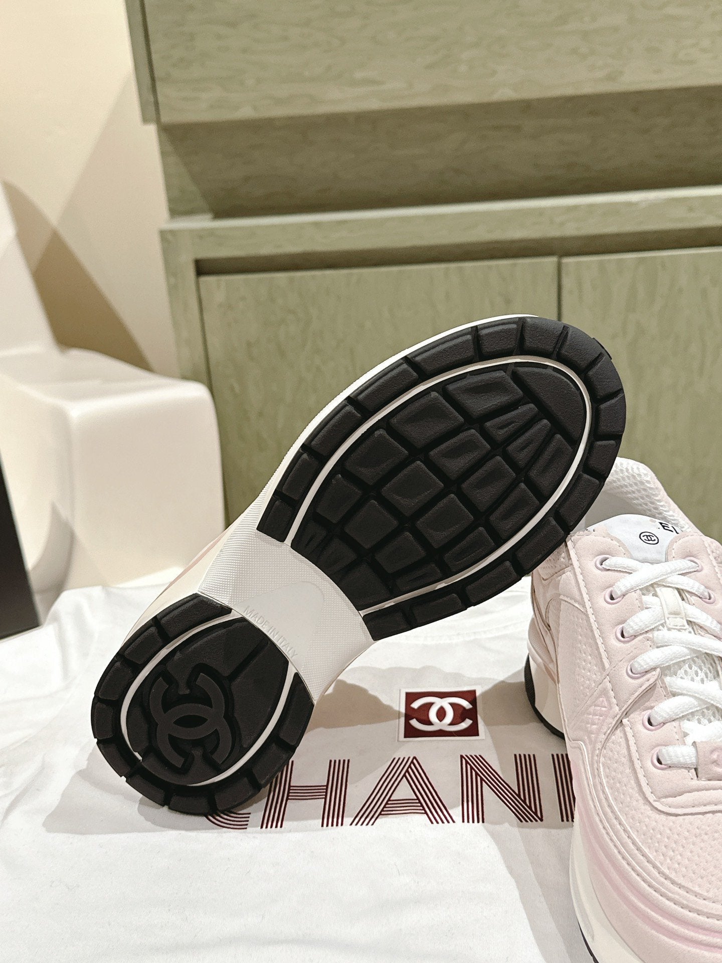 cc trainer light pink fabric