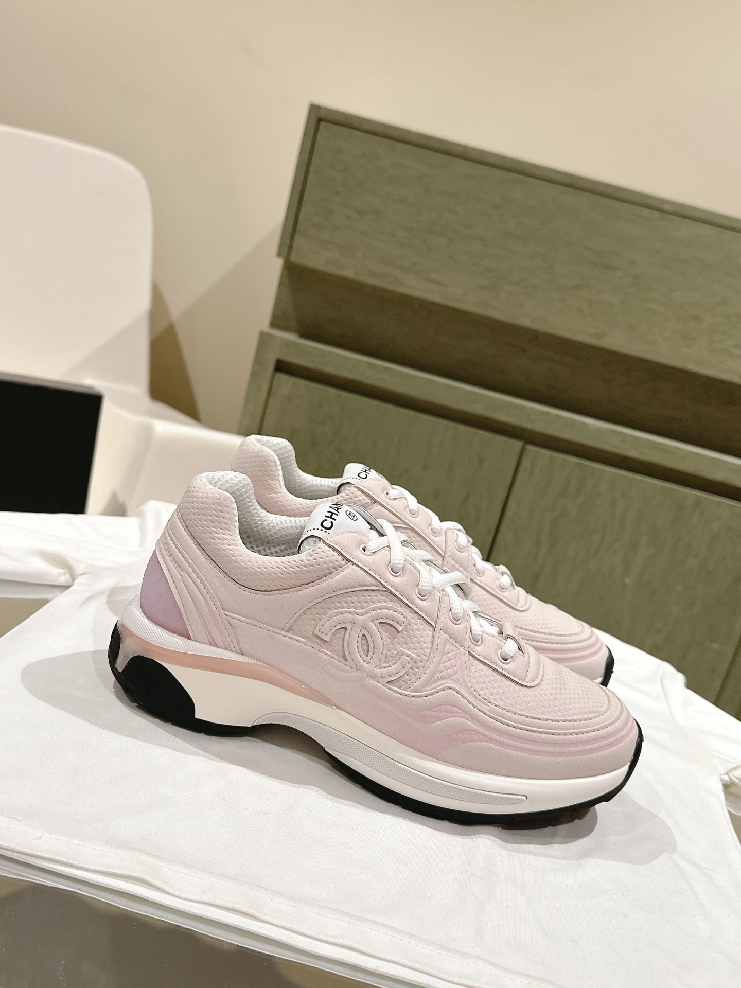 cc trainer light pink fabric