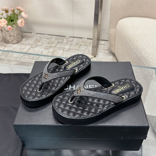 cc thong sandal black quilted calfskin