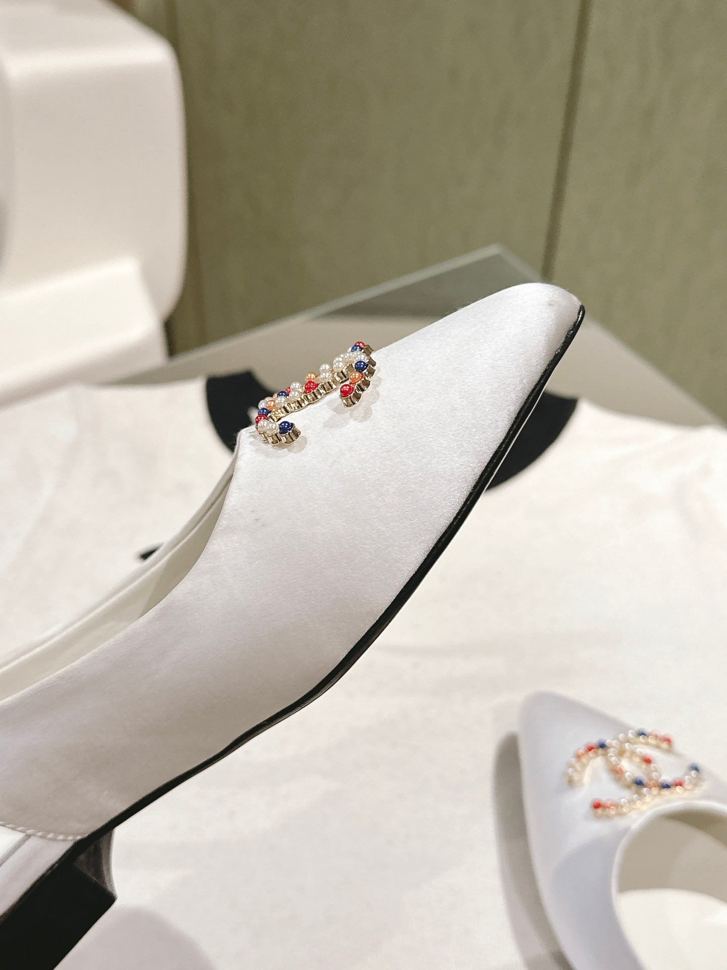 slingbacks flat white satin multicolor logo