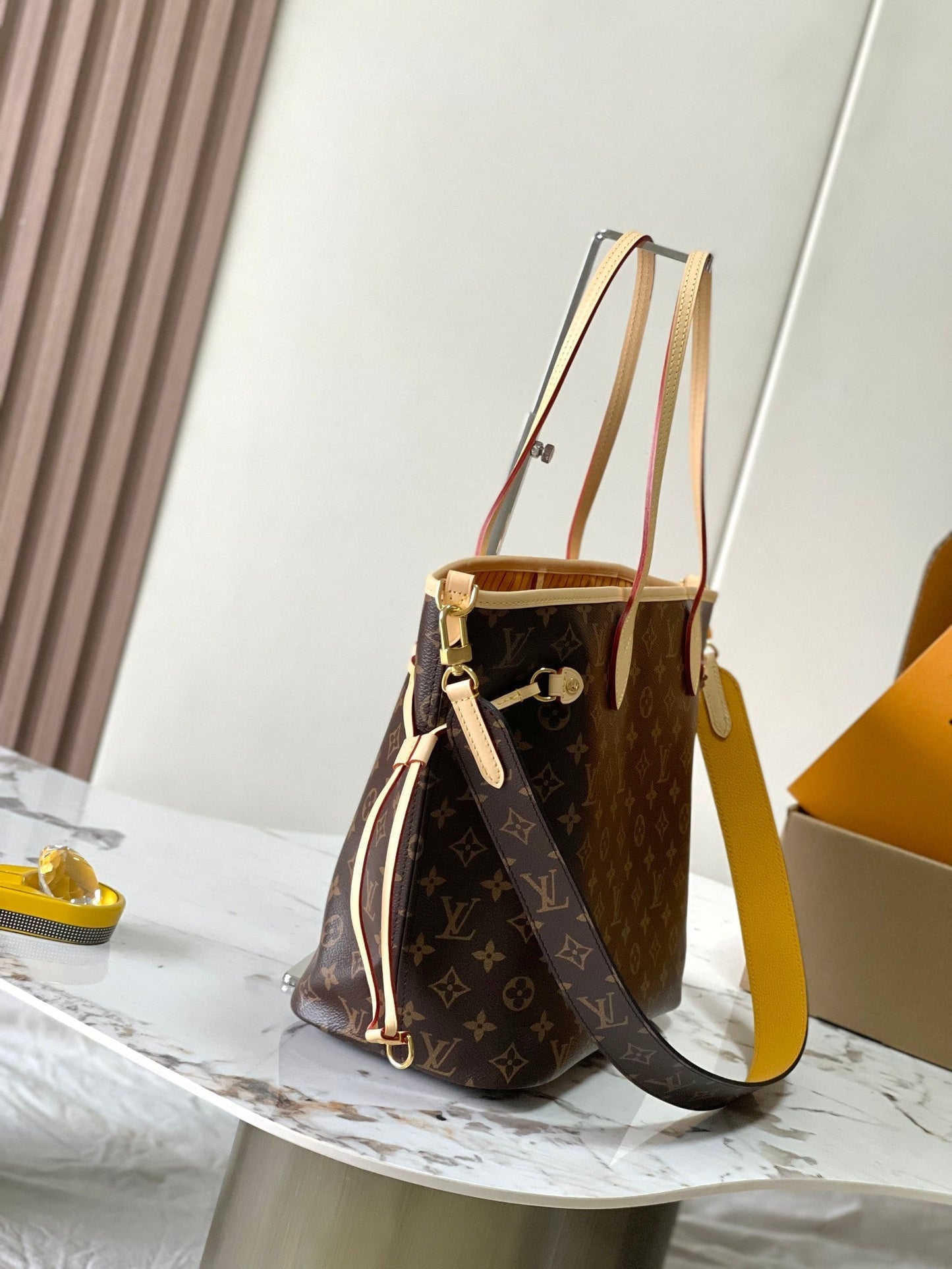 Reversible Neverfull MM 31 Inside Out Gold