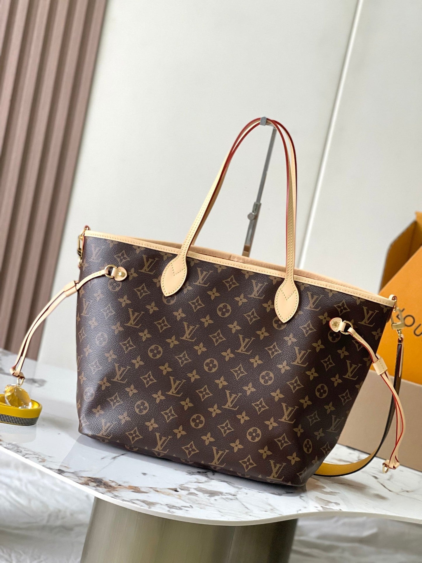 Reversible Neverfull MM 31 Inside Out Gold