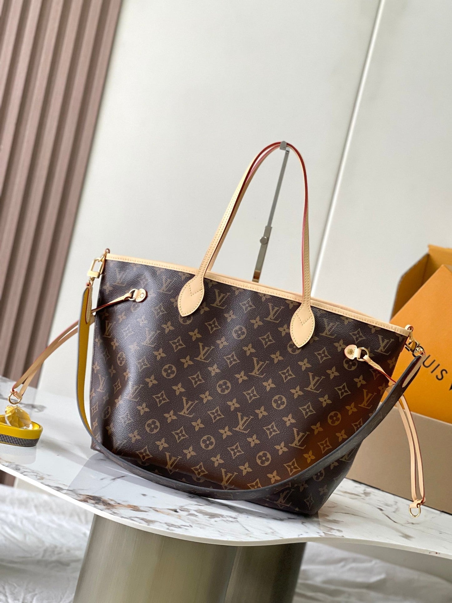 Reversible Neverfull MM 31 Inside Out Gold