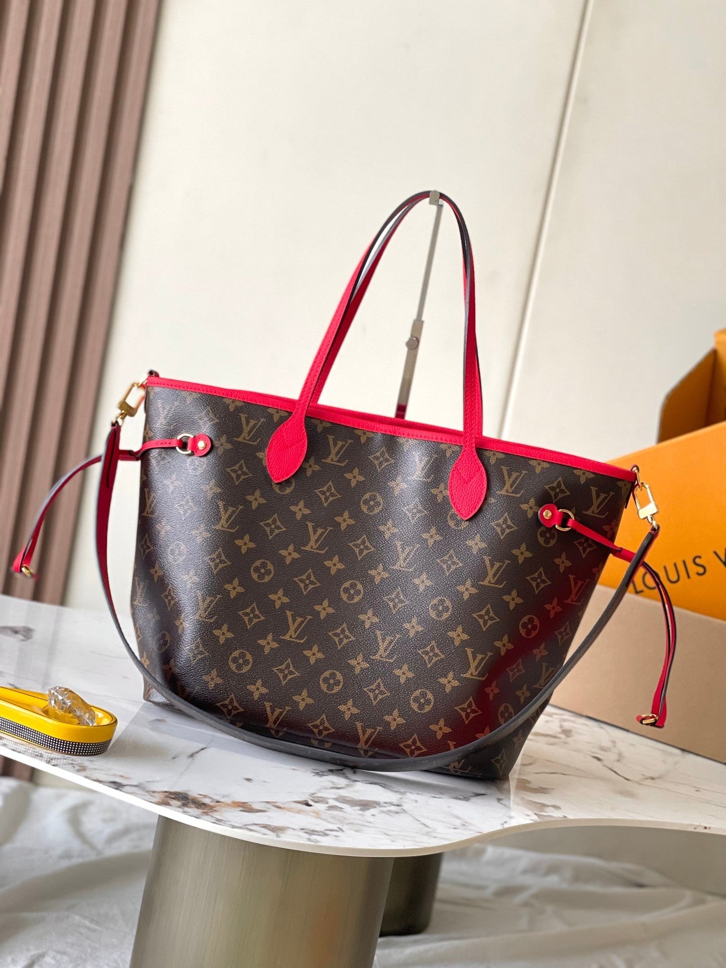 Reversible Neverfull MM 31 Inside Out Red Handle