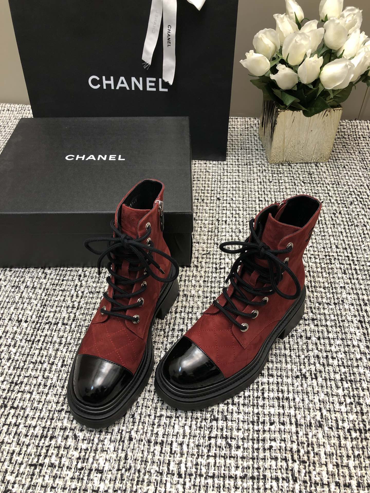 SHORT BOOTS GARNET RED MIX BLACK SUEDE LAMBSKIN