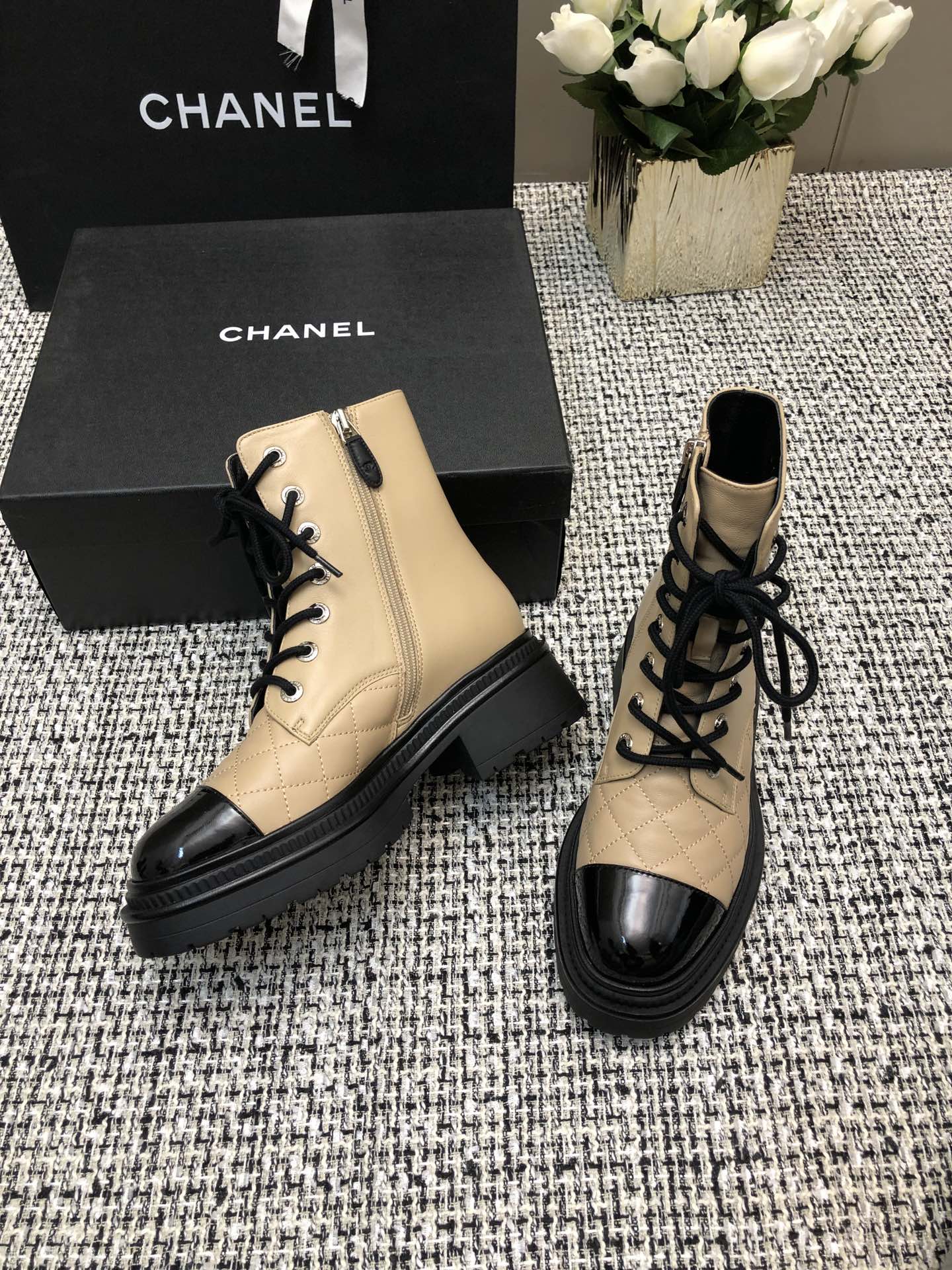 SHORT BOOTS  BEIGE CREAM MIX BLACK SUEDE LAMBSKIN