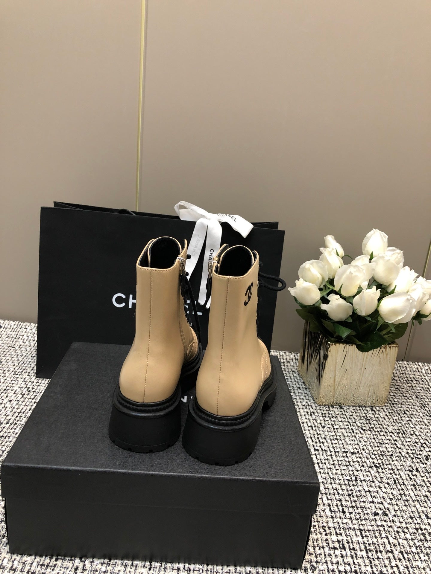 SHORT BOOTS  BEIGE CREAM MIX BLACK SUEDE LAMBSKIN