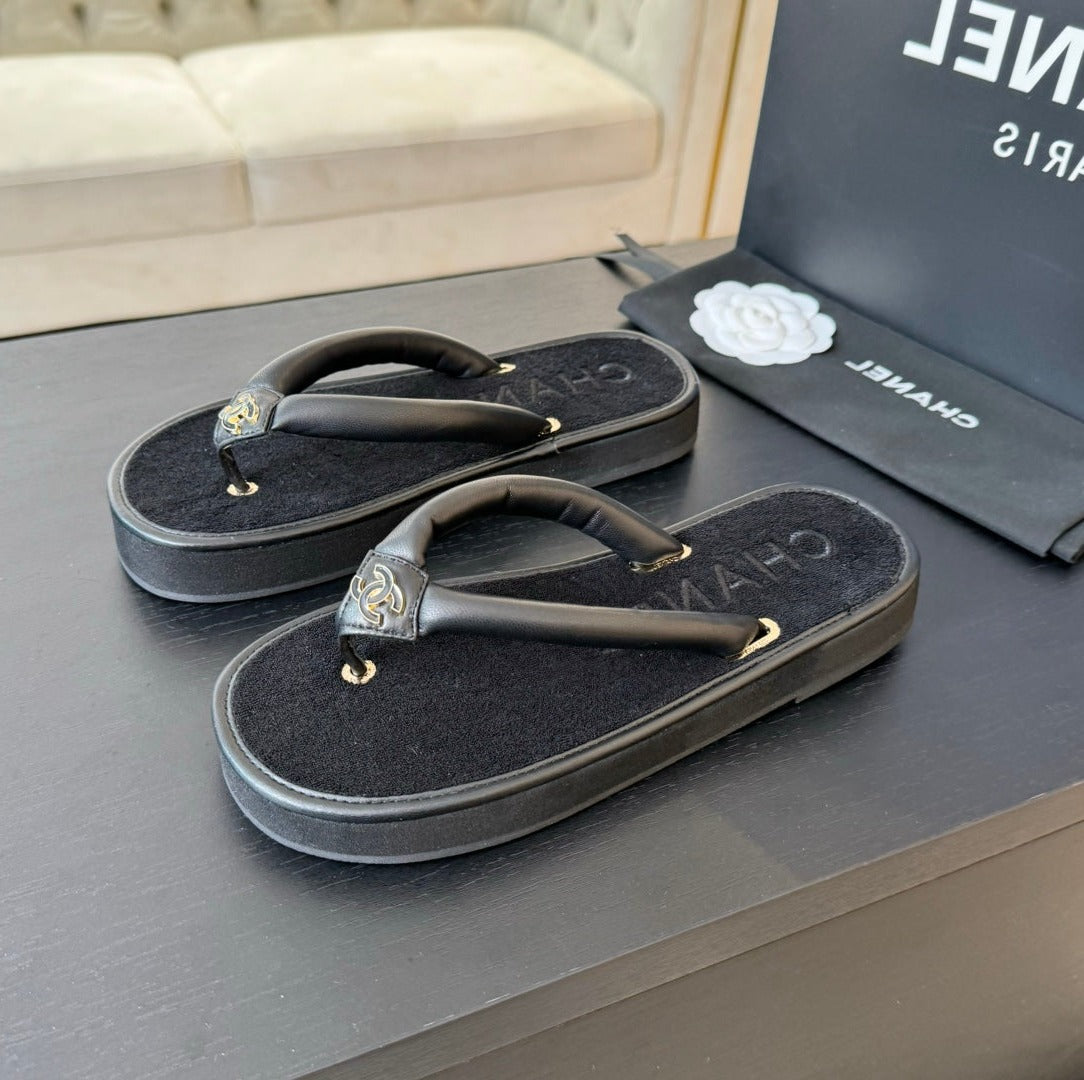 Thick-soled Flip-Flops Lambskin Black