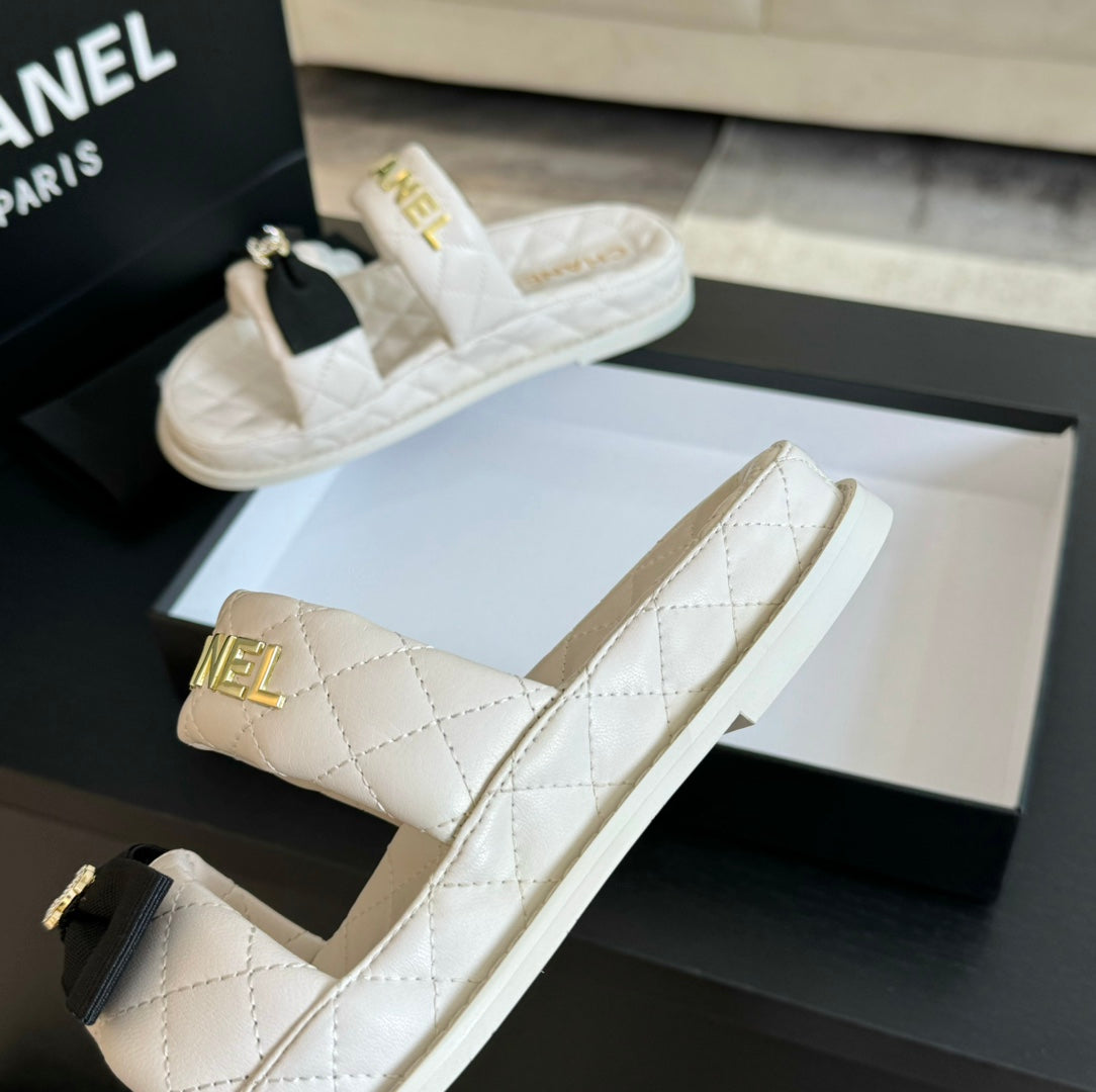 Mule Sandals Lambskin White Black