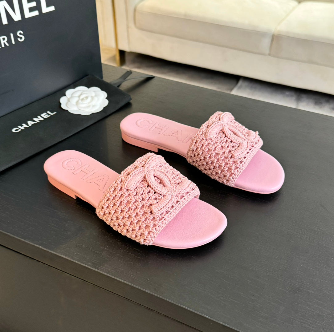 mule sandal pink raffia