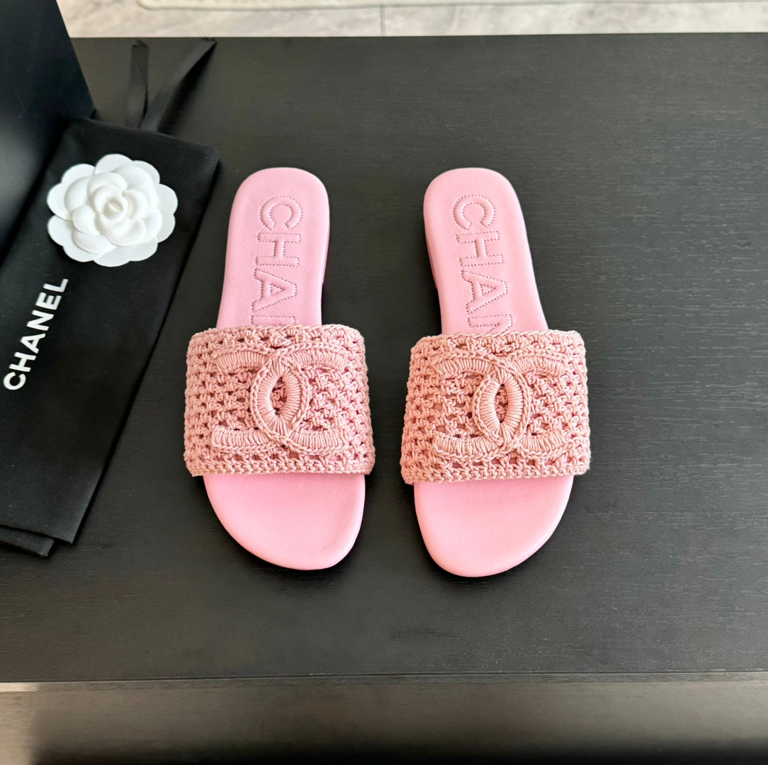 mule sandal pink raffia