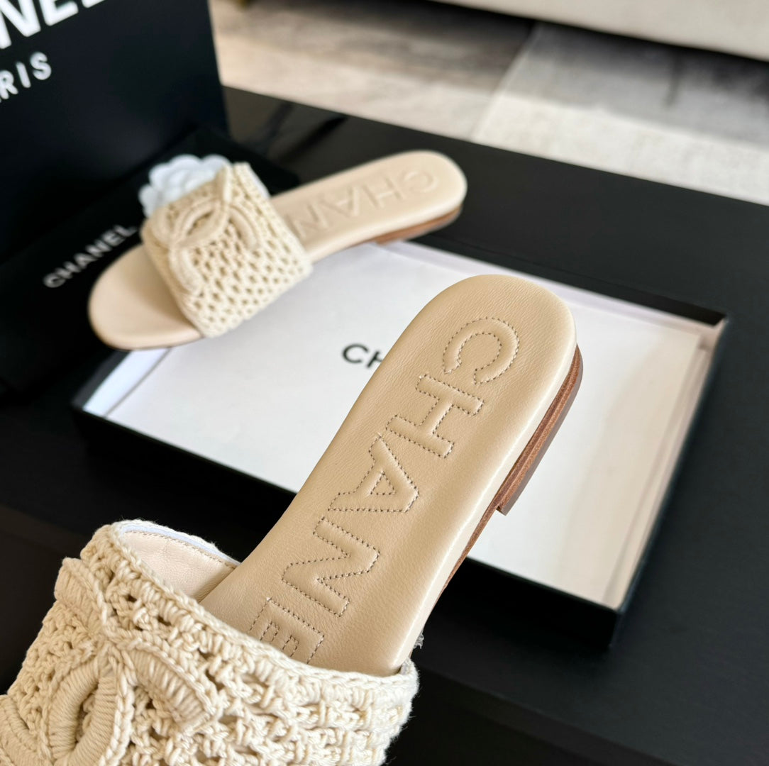 mule sandal cream raffia