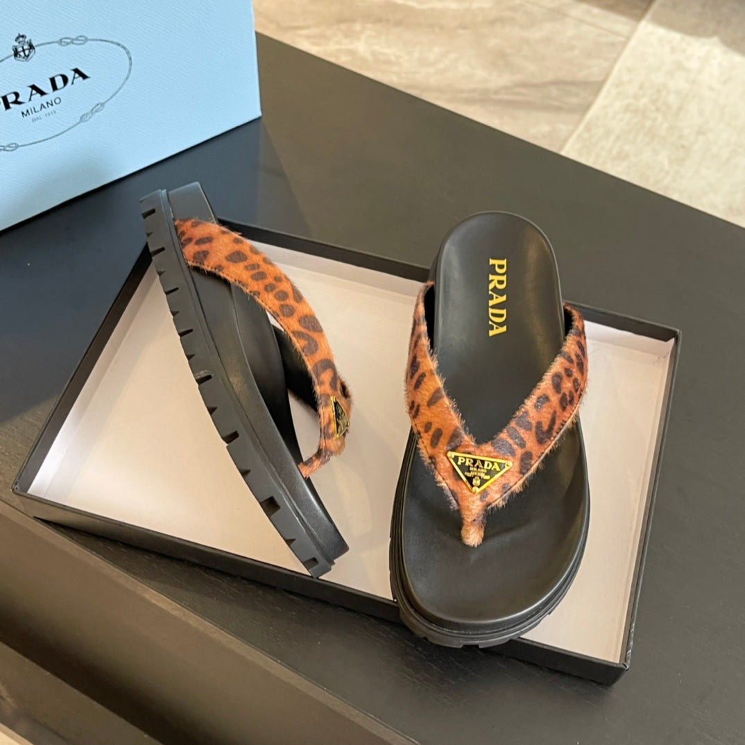 PRA RUBBER THONG SANDALS BLACK AND LEOPARD MOTIF VELVET