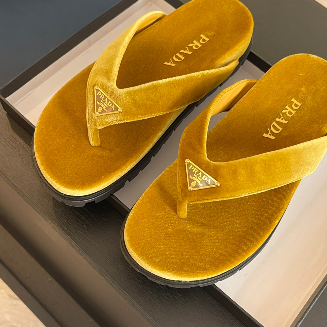 PRA RUBBER THONG SANDALS AMBER VELVET