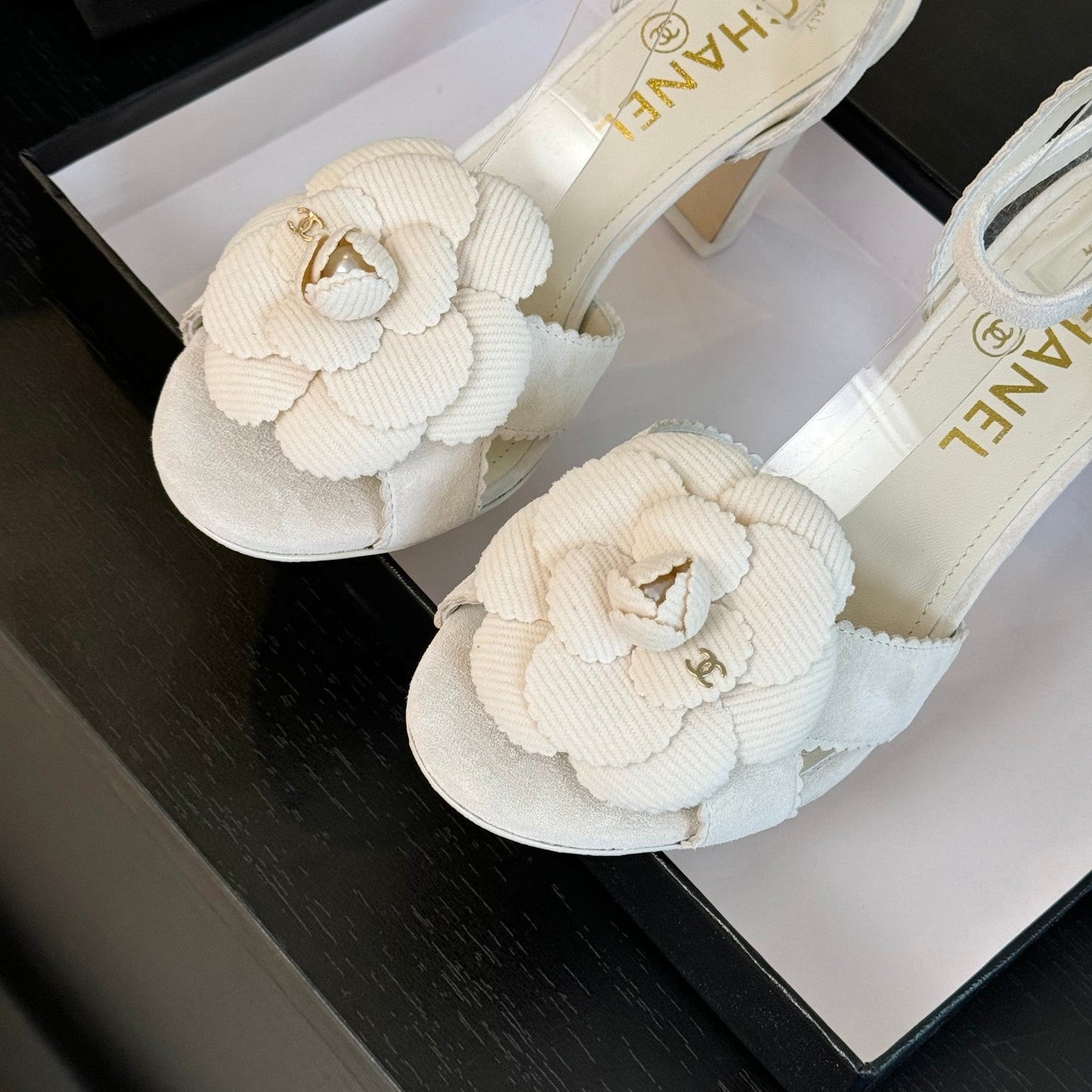 sandal flower high heel 80 white suede