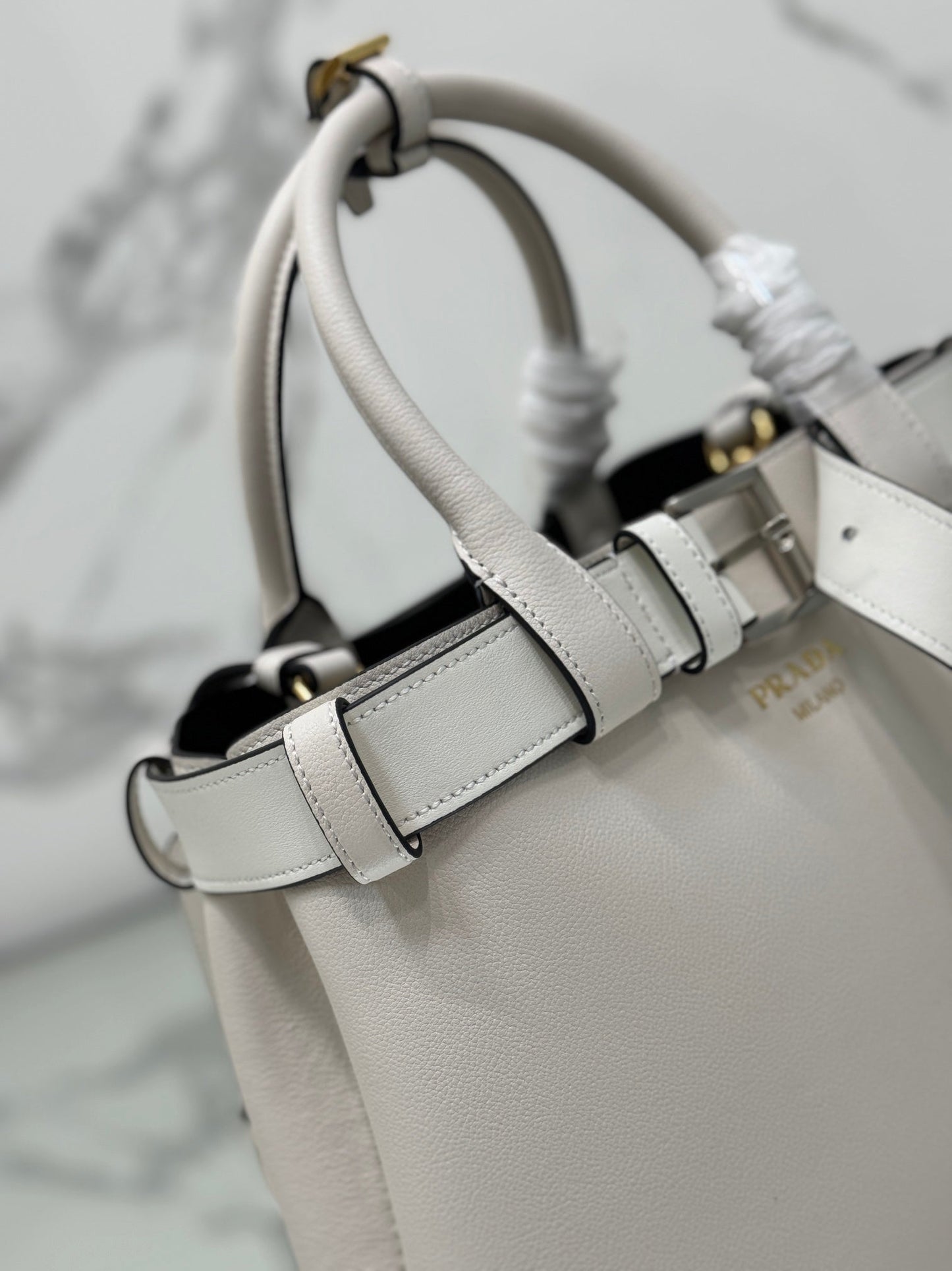 TOTE BAG WITH BELT 32 IN WHITE IMPORTED CALFSKIN