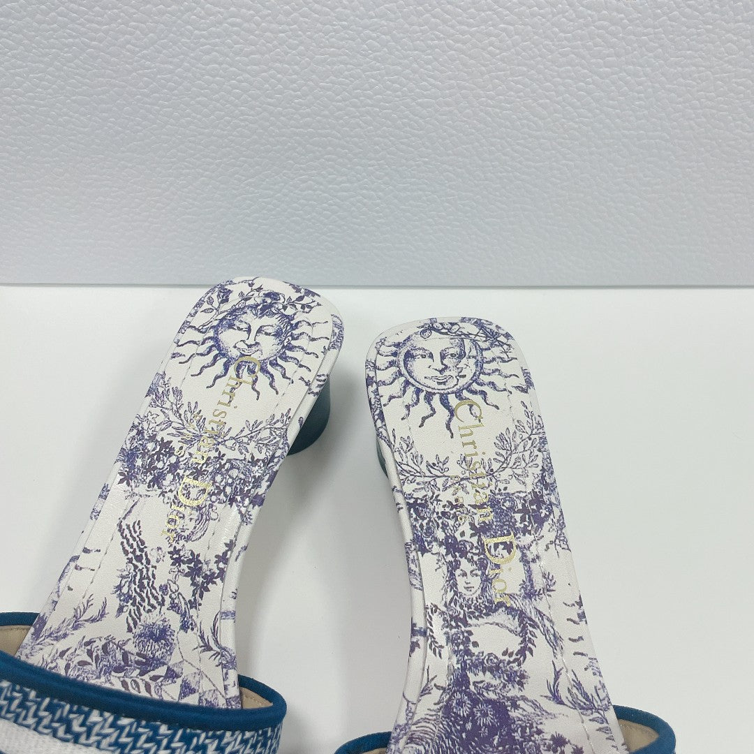 cd dway slide 35 white blue cotton embroidery sun motif